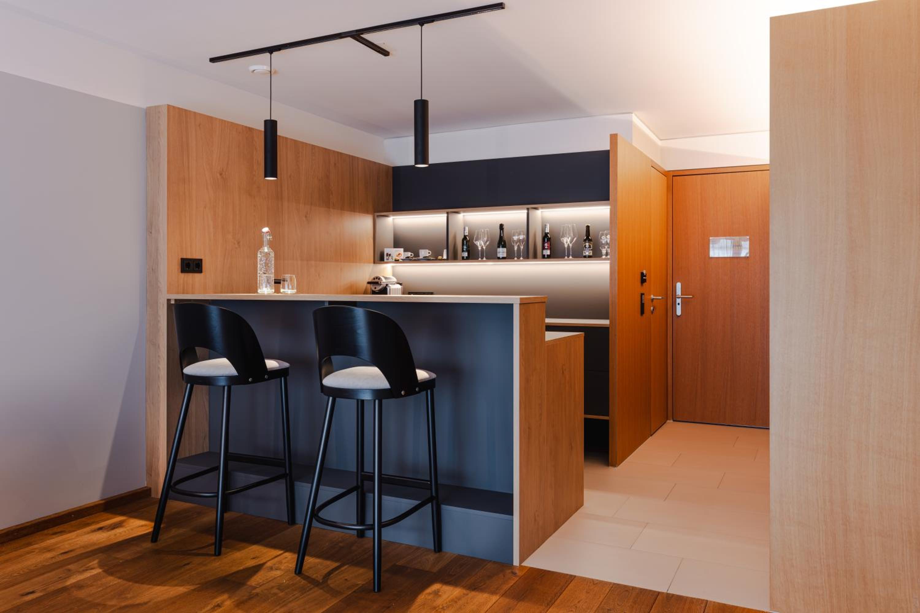 Suite with Balcony and Mountain View photo 3