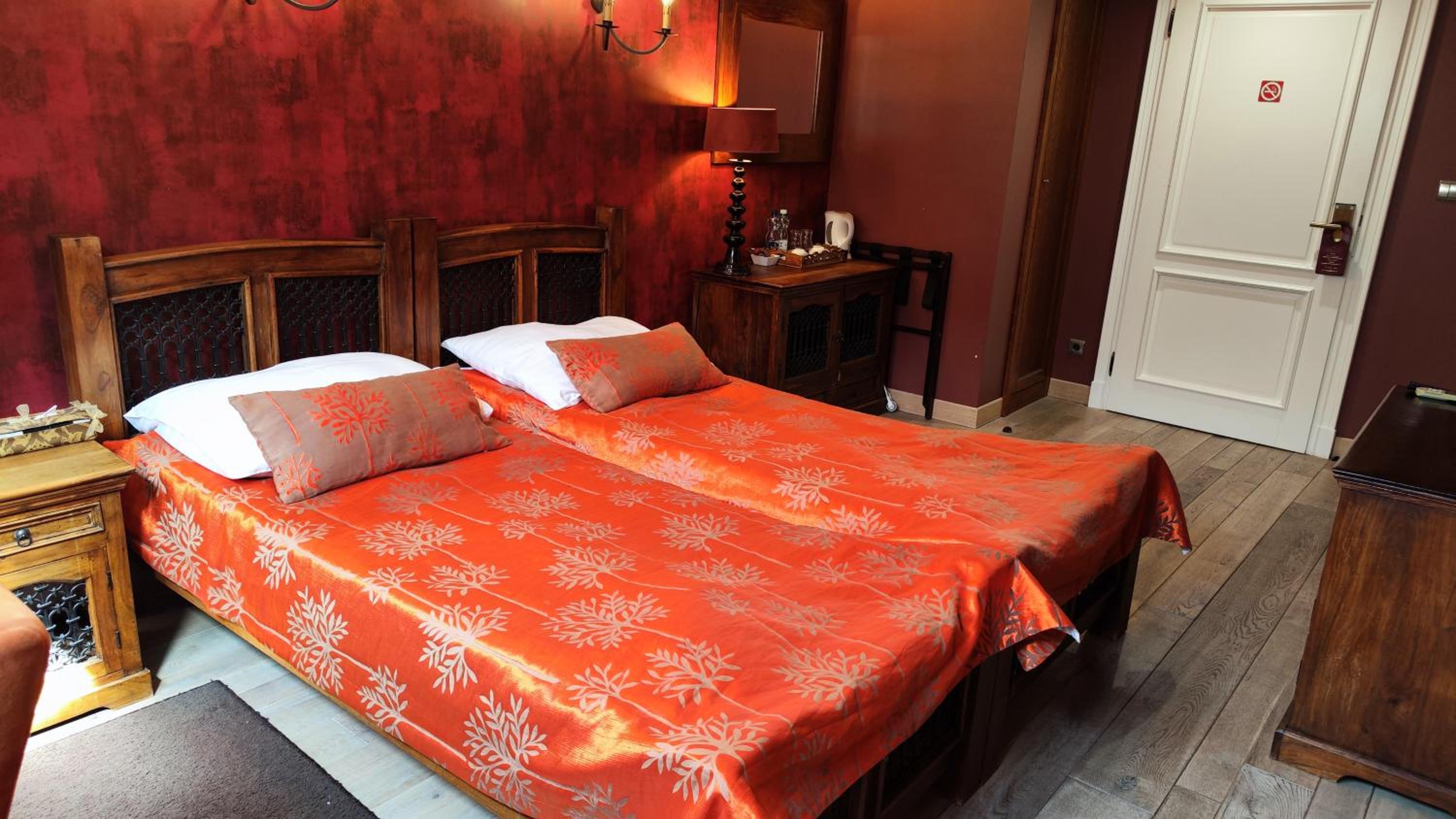 Twin Room - Photo 3