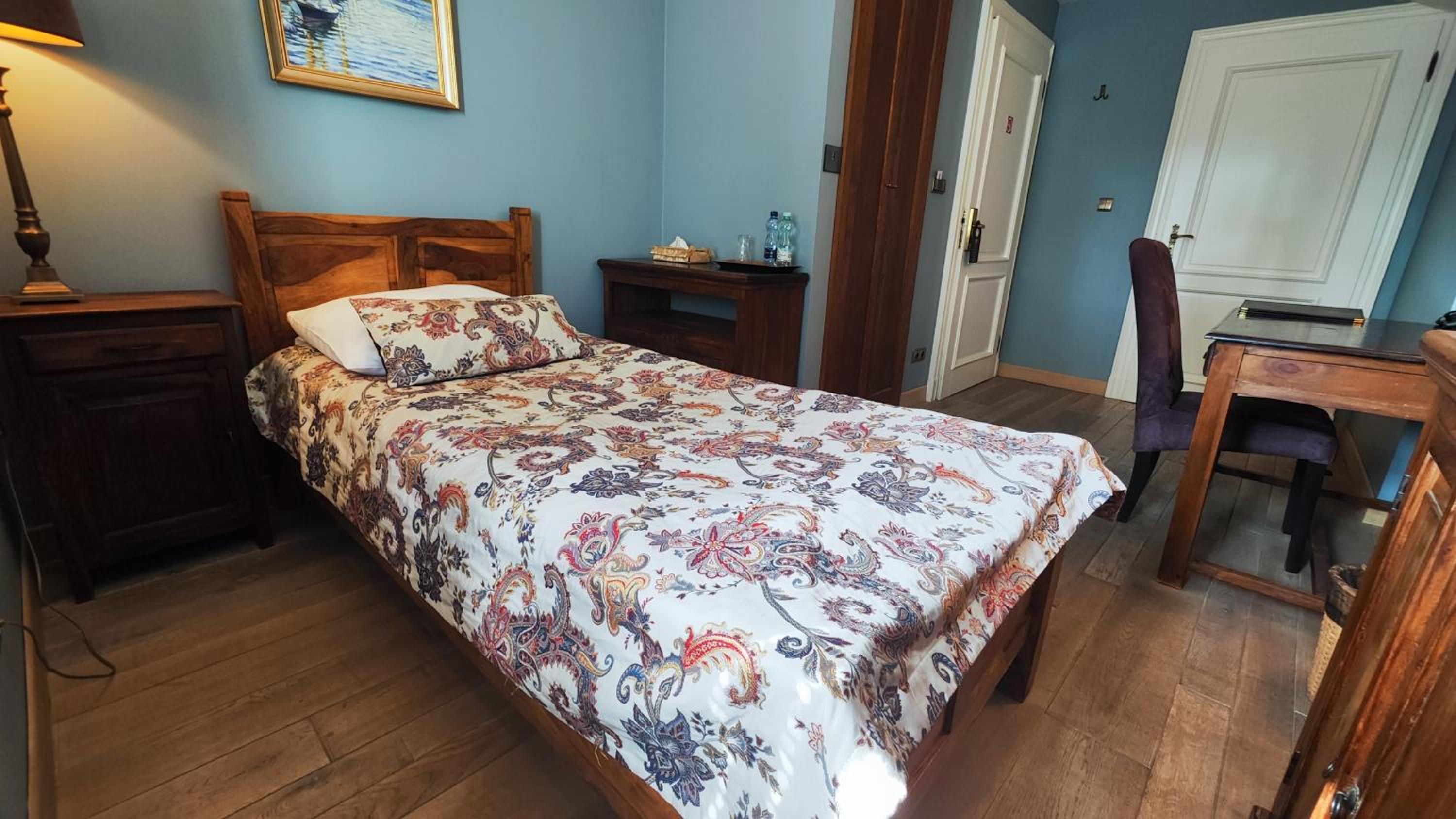 Single Room photo 2