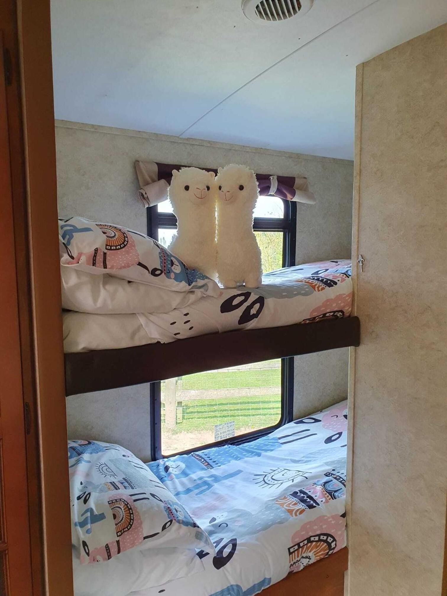 Quadruple Room with Private Bathroom - Photo 1