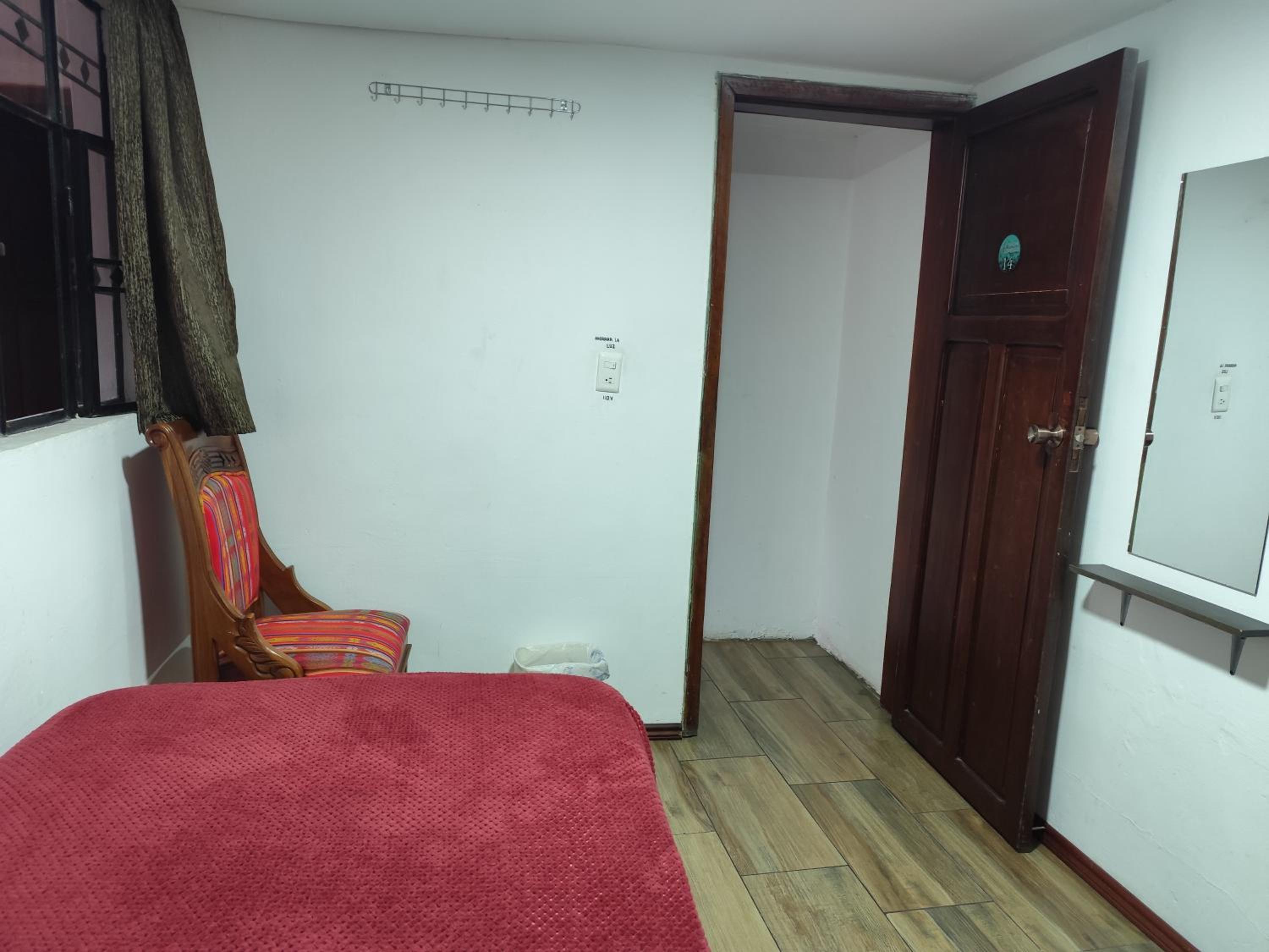Standard Single Room with Shared Bathroom photo 3