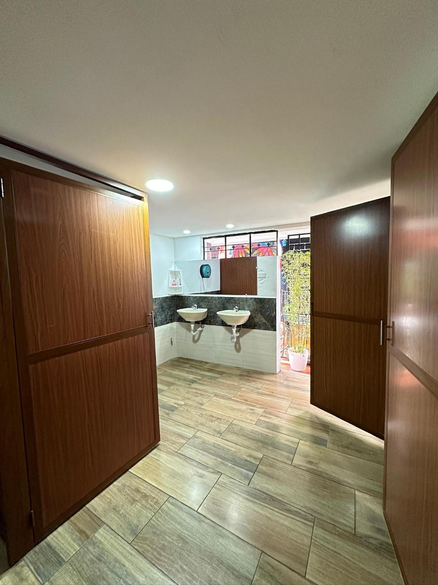Twin Room with Shared Bathroom photo 3