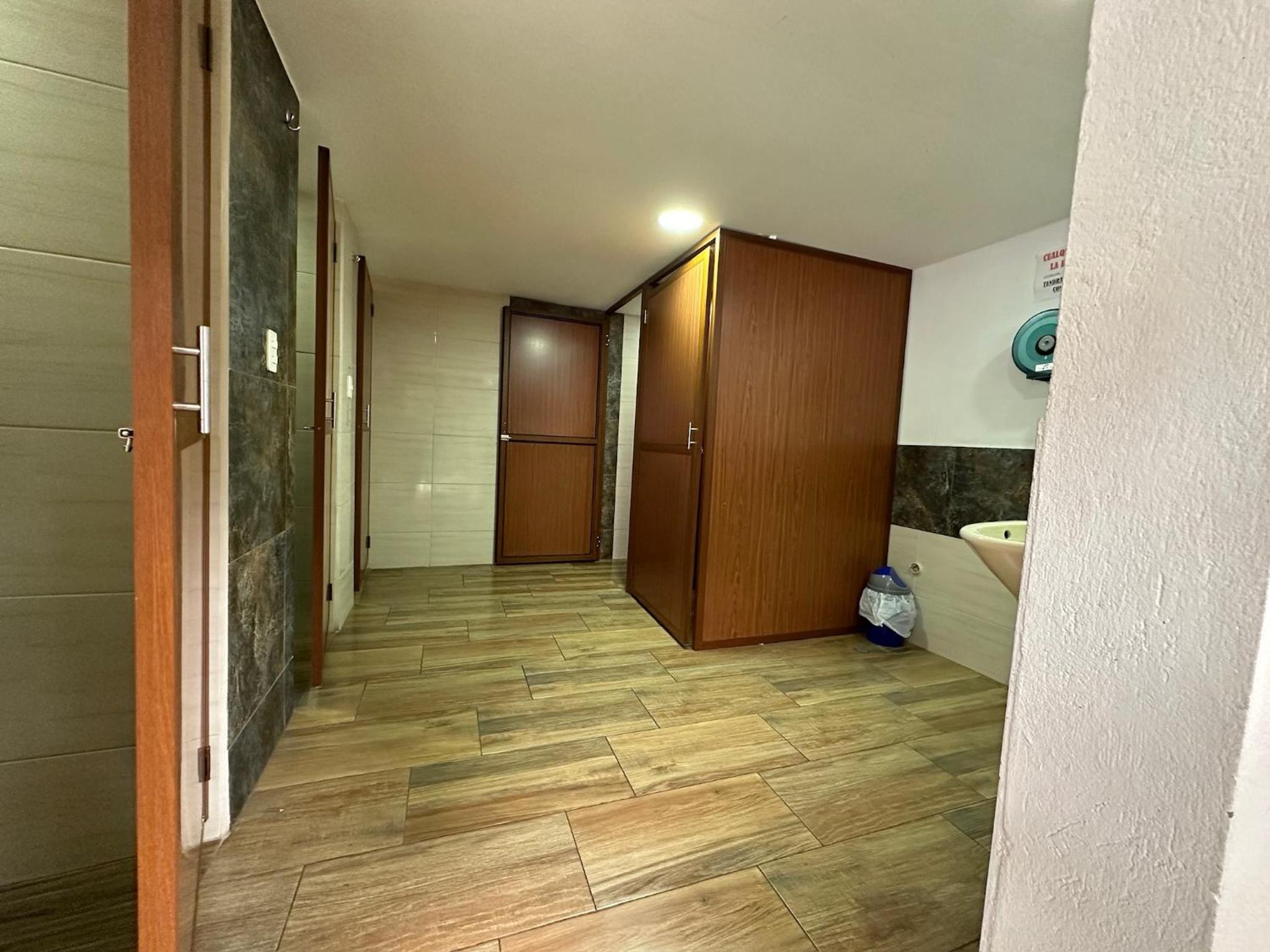 Twin Room with Shared Bathroom photo 2