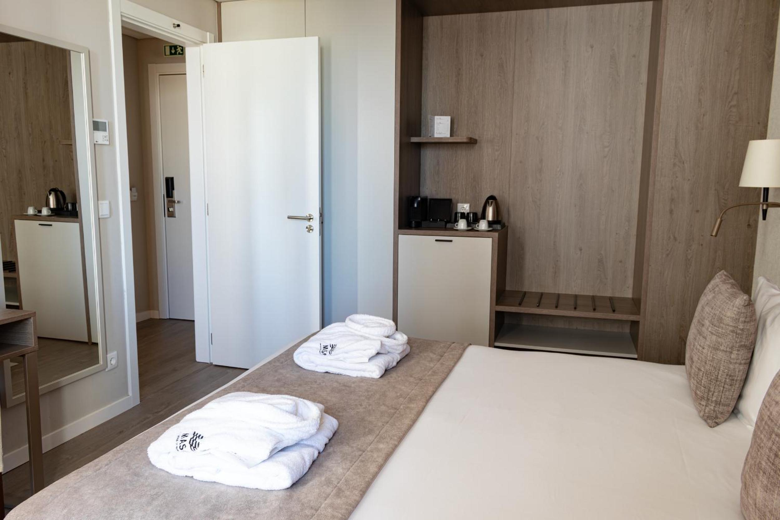 Deluxe Suite - Photo 1