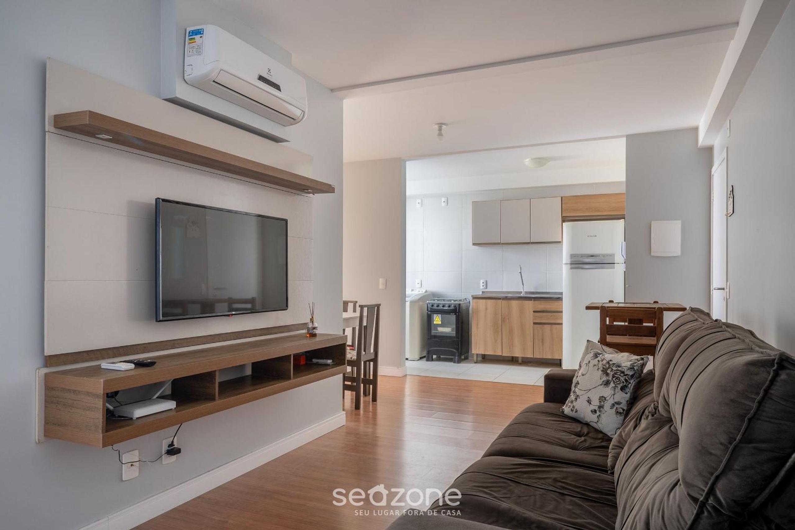 Apartment photo 2