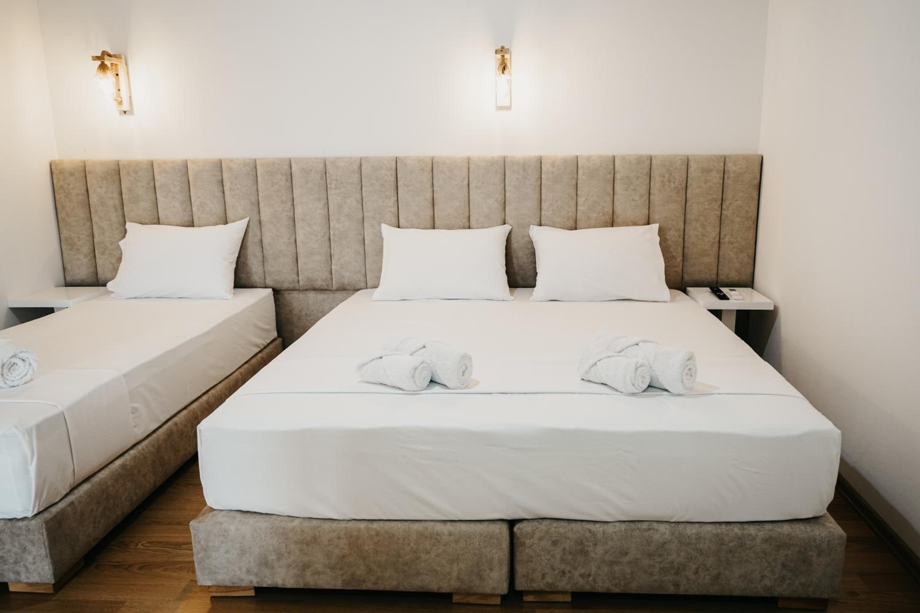 Double or Twin Room photo 3