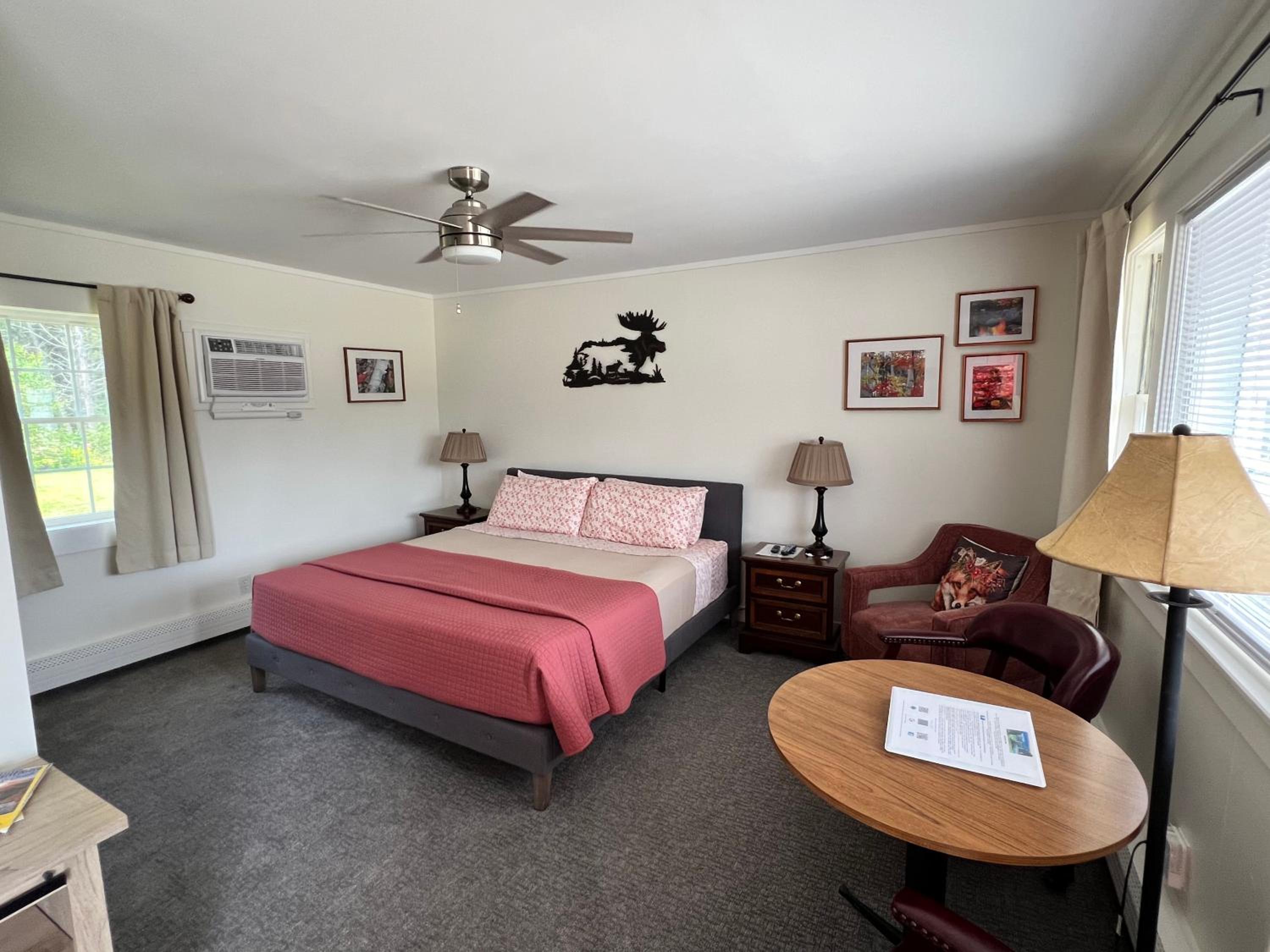 Deluxe King Room photo 1