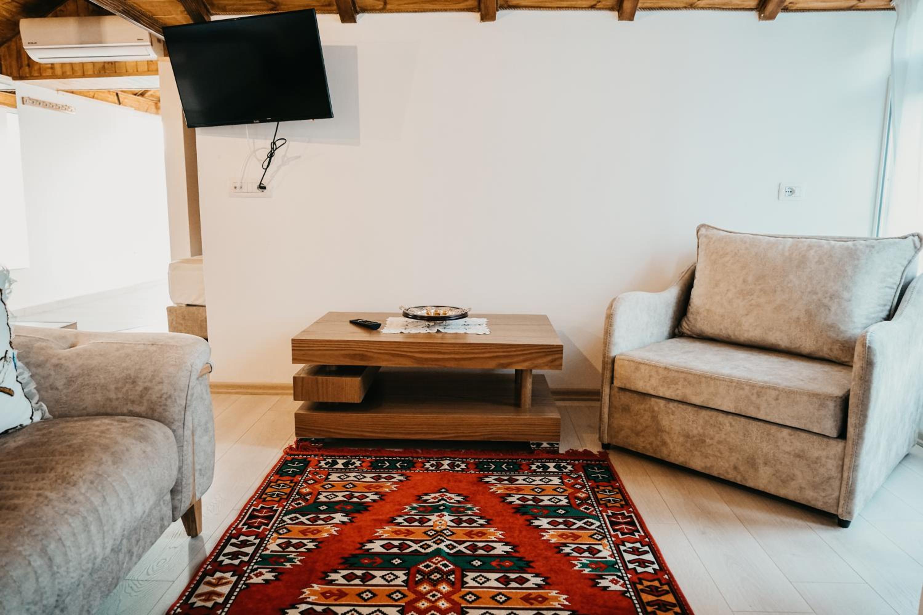Deluxe Family Suite photo 1