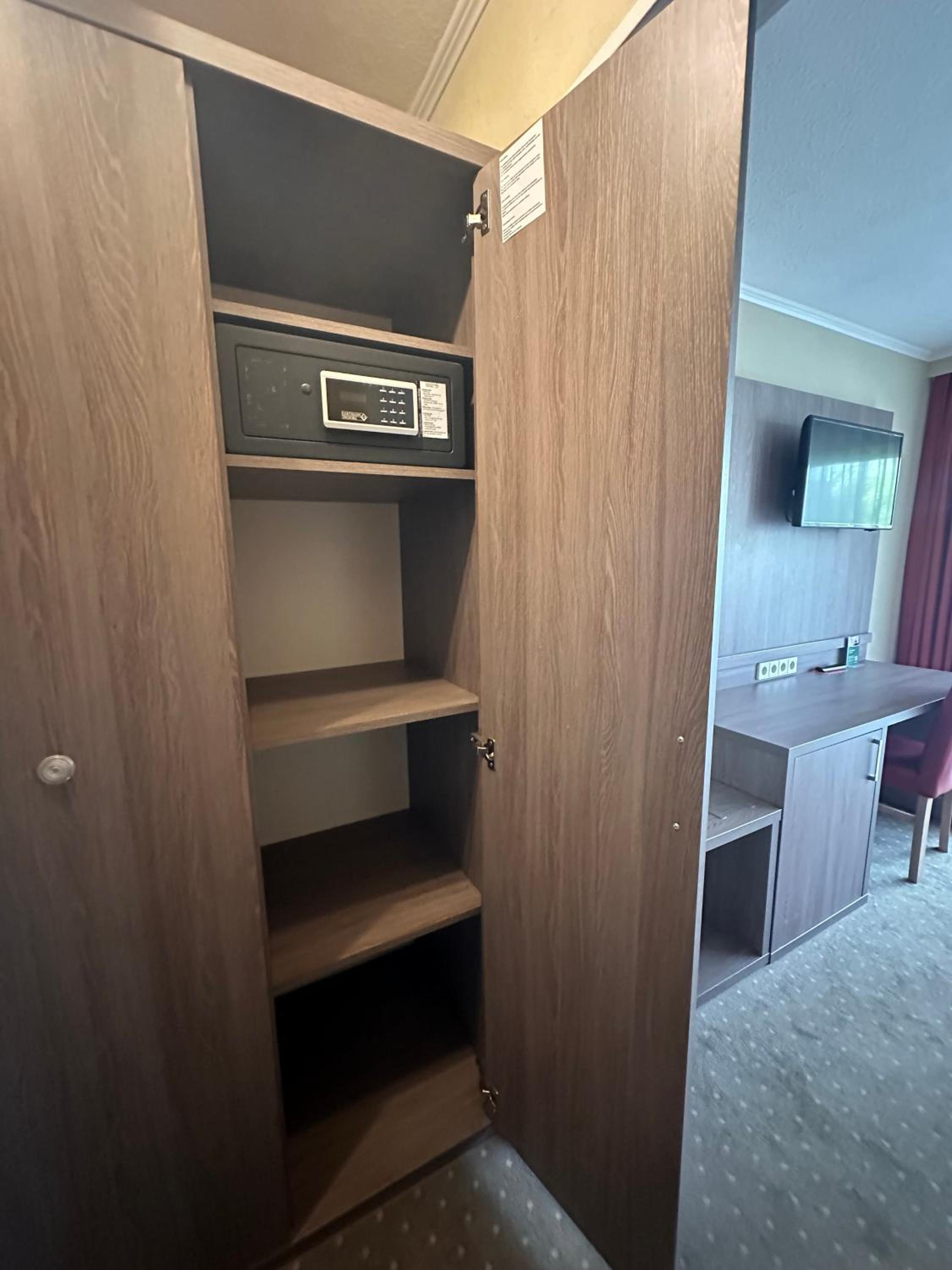 Double Room with Balcony photo 2