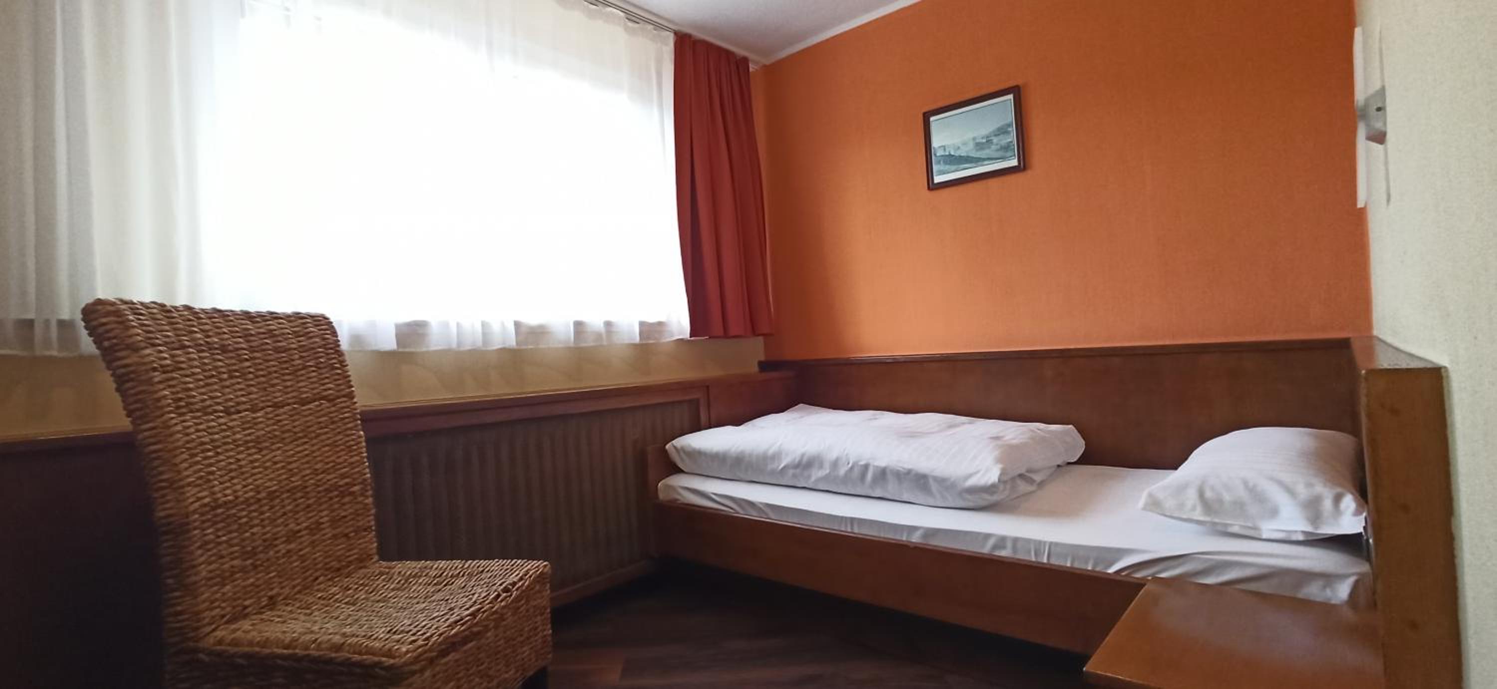 Single Room photo 3