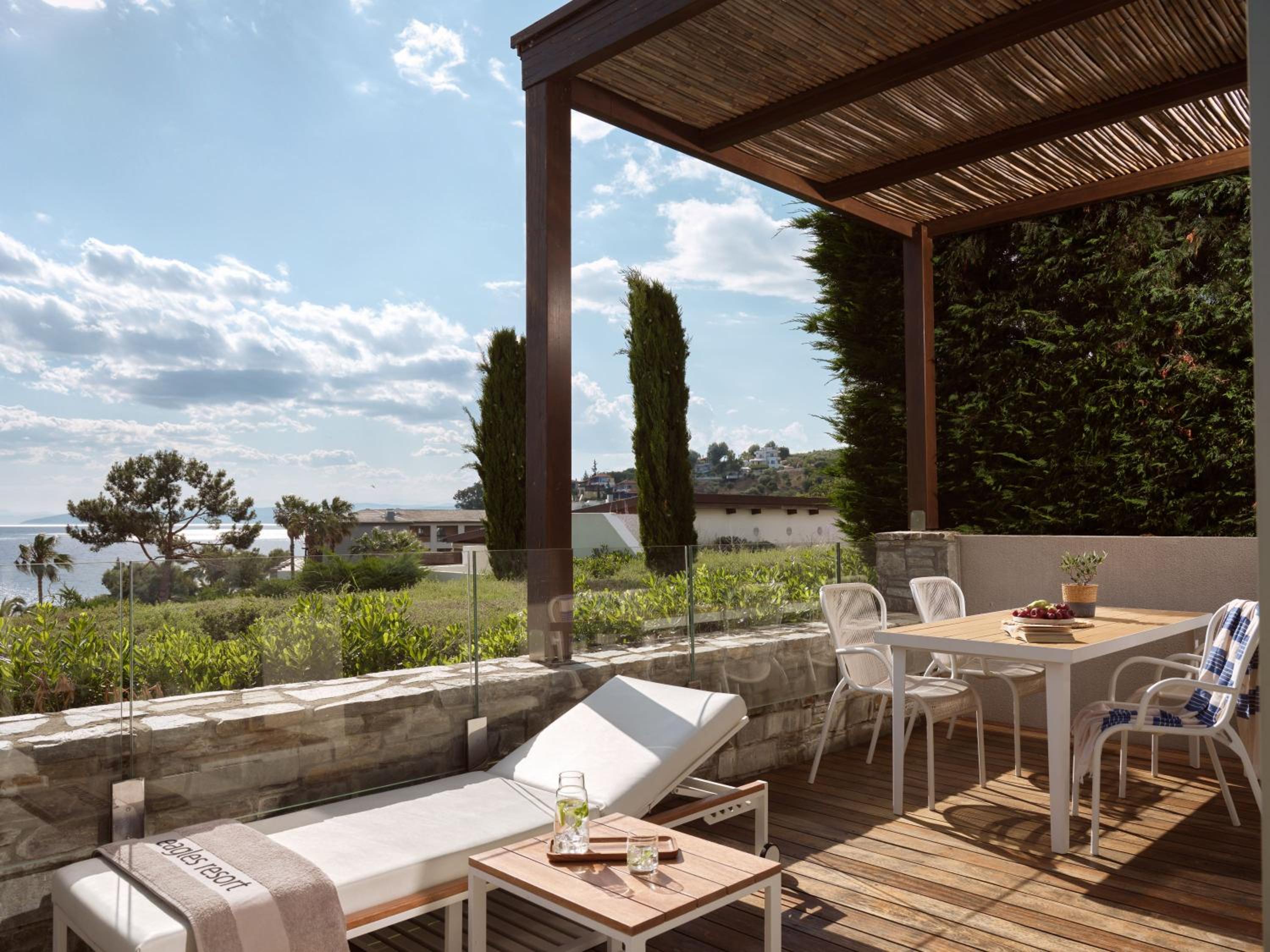 Junior Pool Villa thumbnail 6