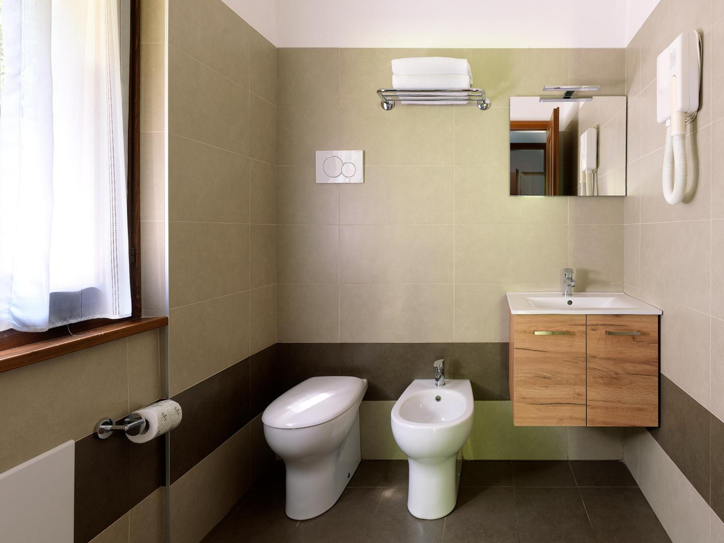 Standard One-Bedroom Apartment with Lake View photo 2