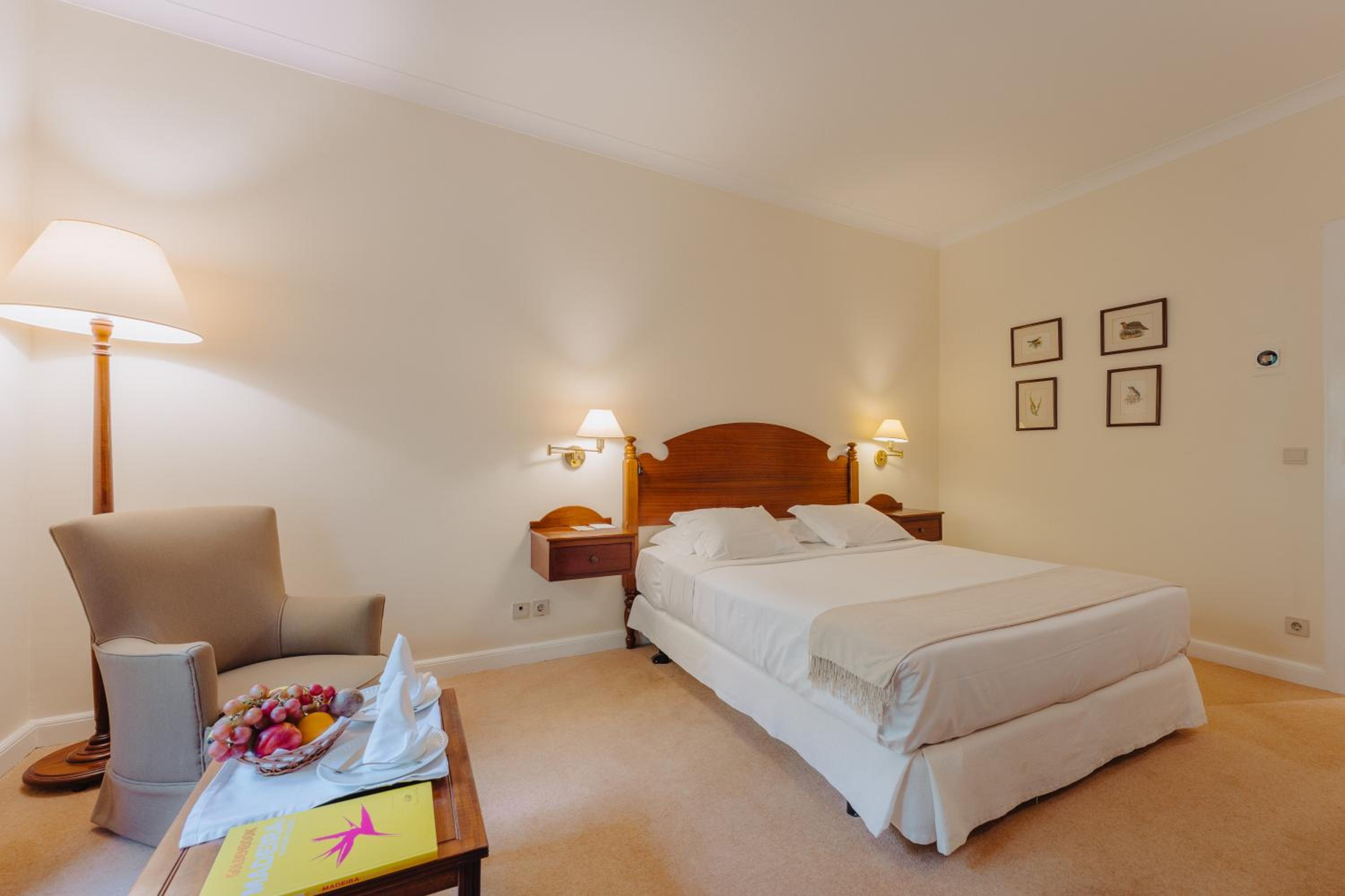 Standard Double or Twin Room with Garden View - Photo 4