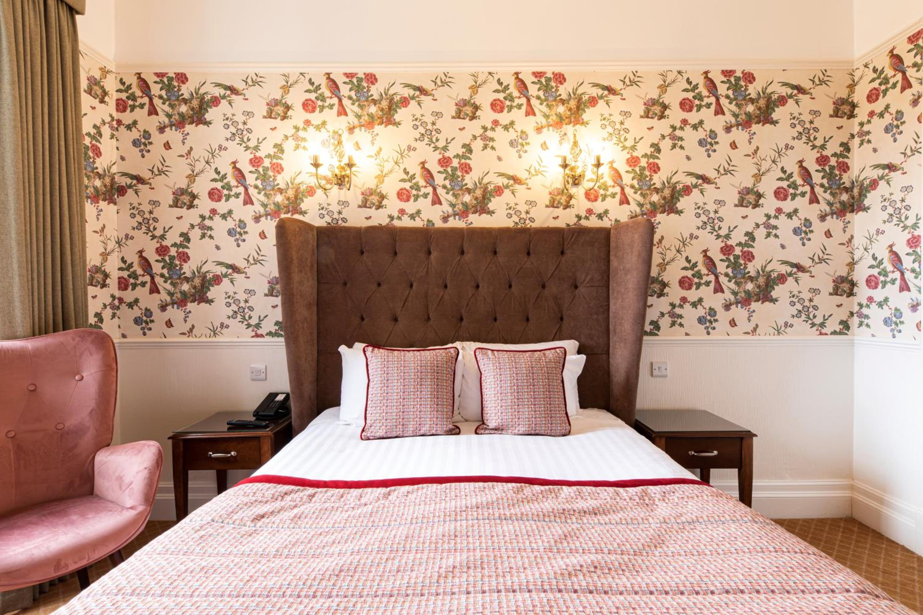 Classic Double or Twin Room - Photo 22