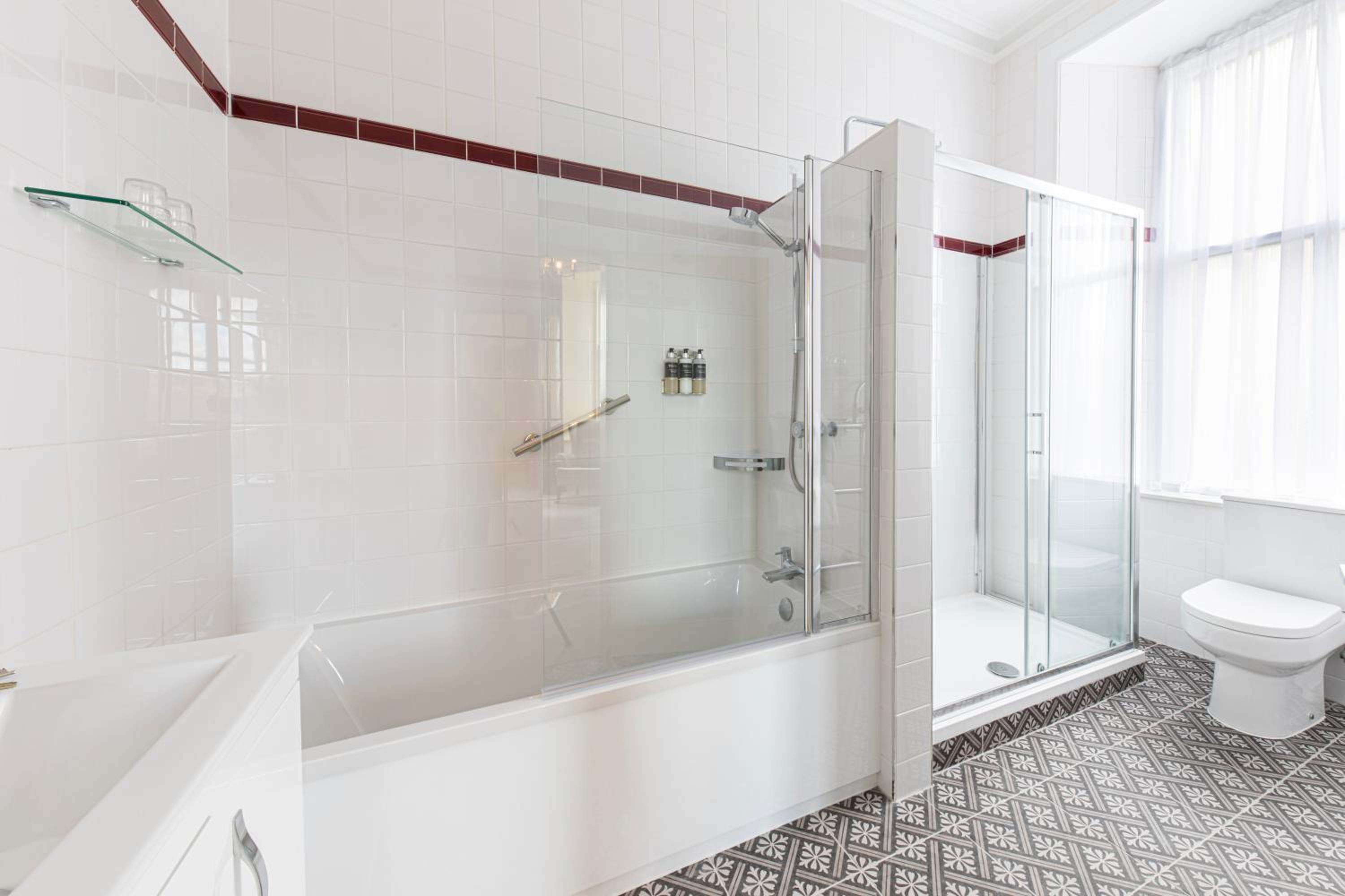 Classic Double or Twin Room - Photo 19