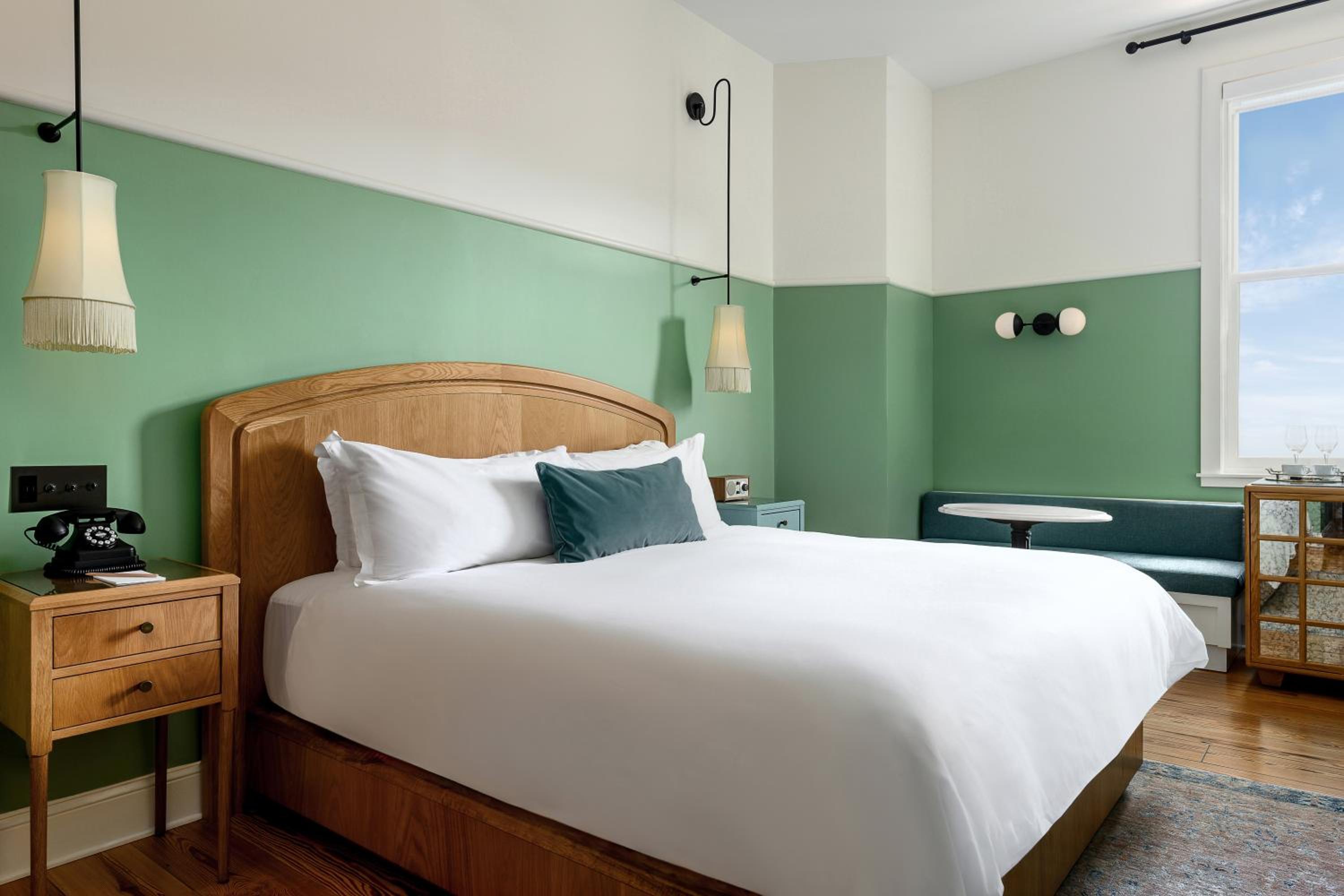 Premium King Room - Photo 1