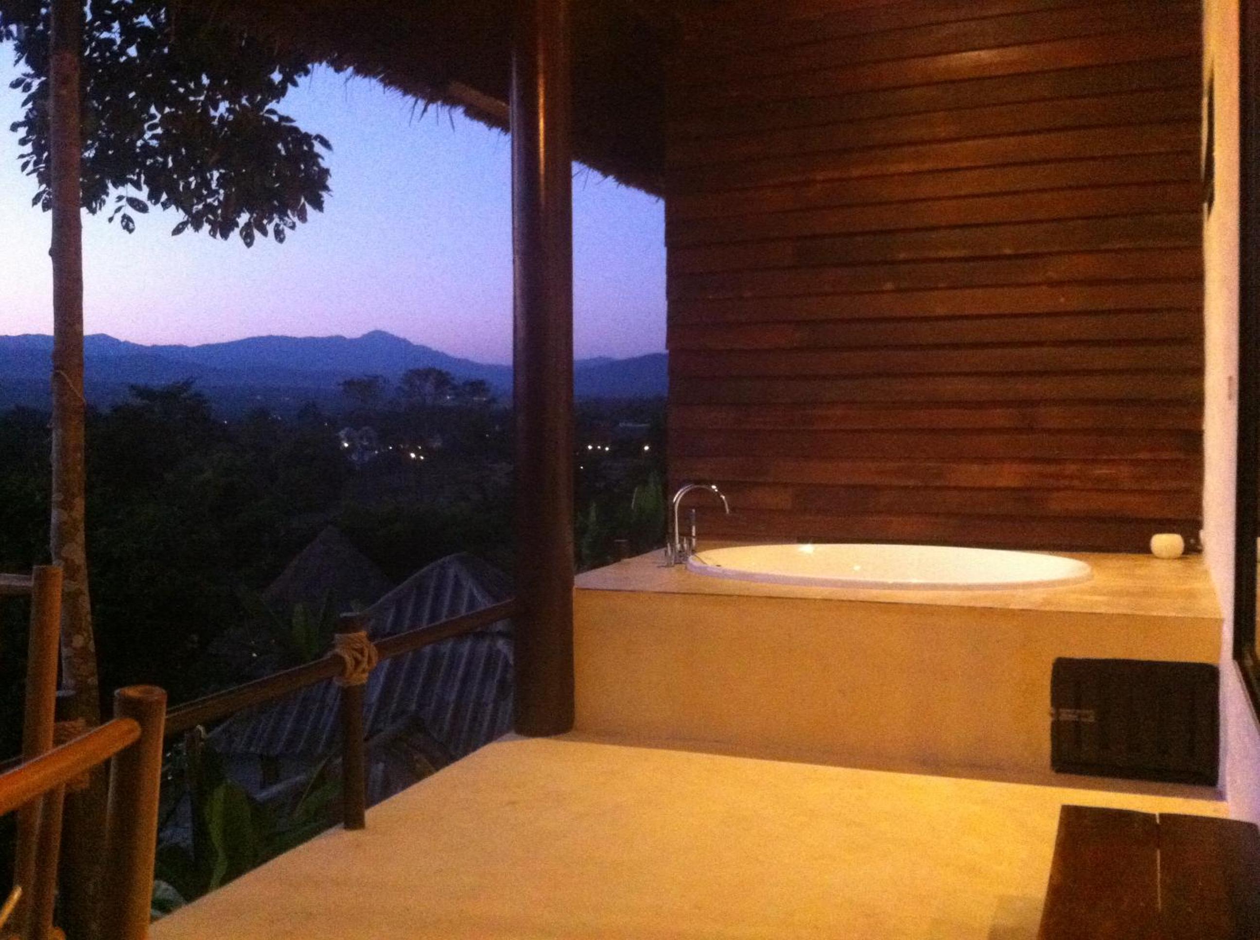 Deluxe Room Spa Bath - Photo 15