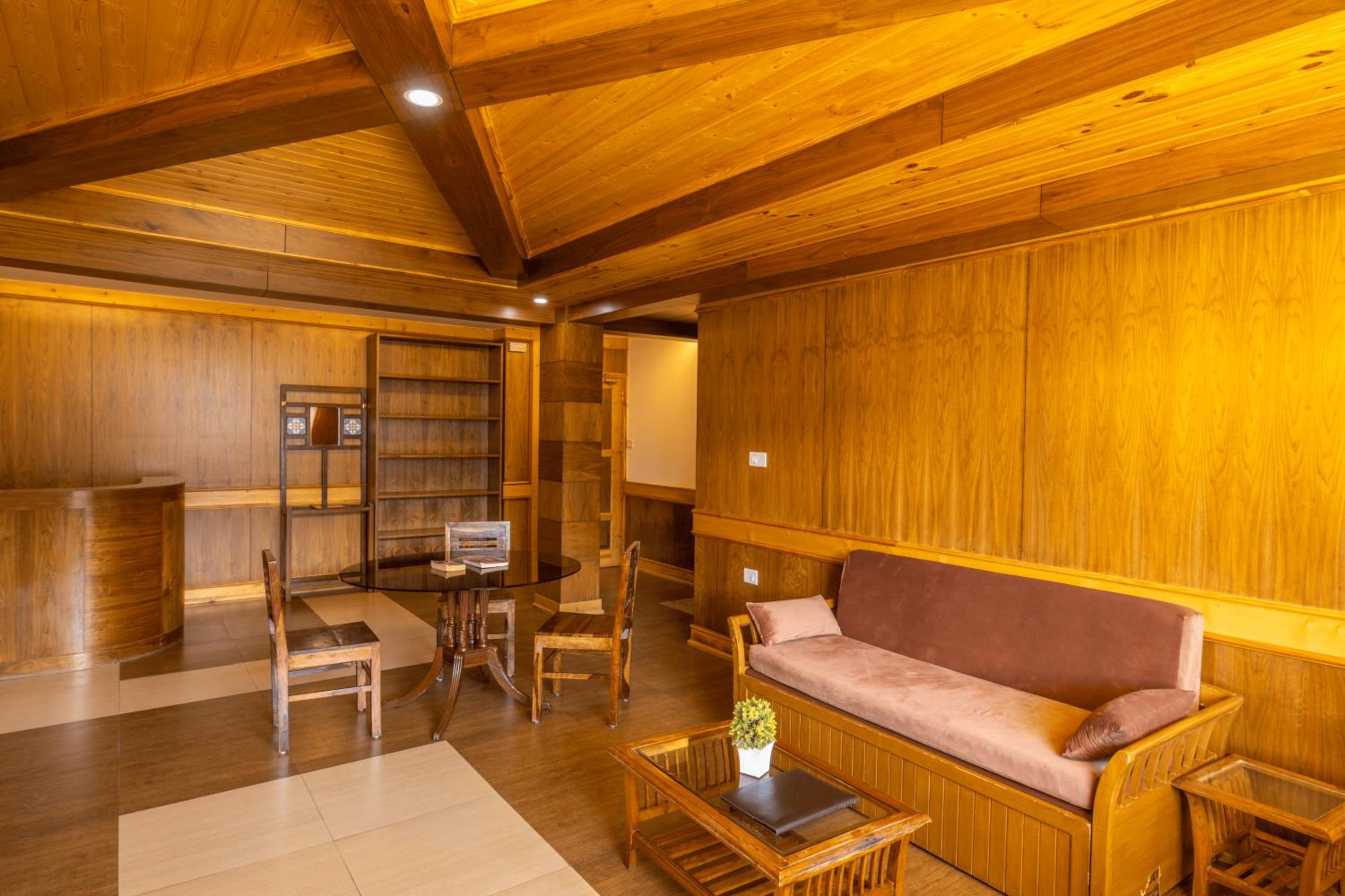 Suite with Balcony - Photo 8