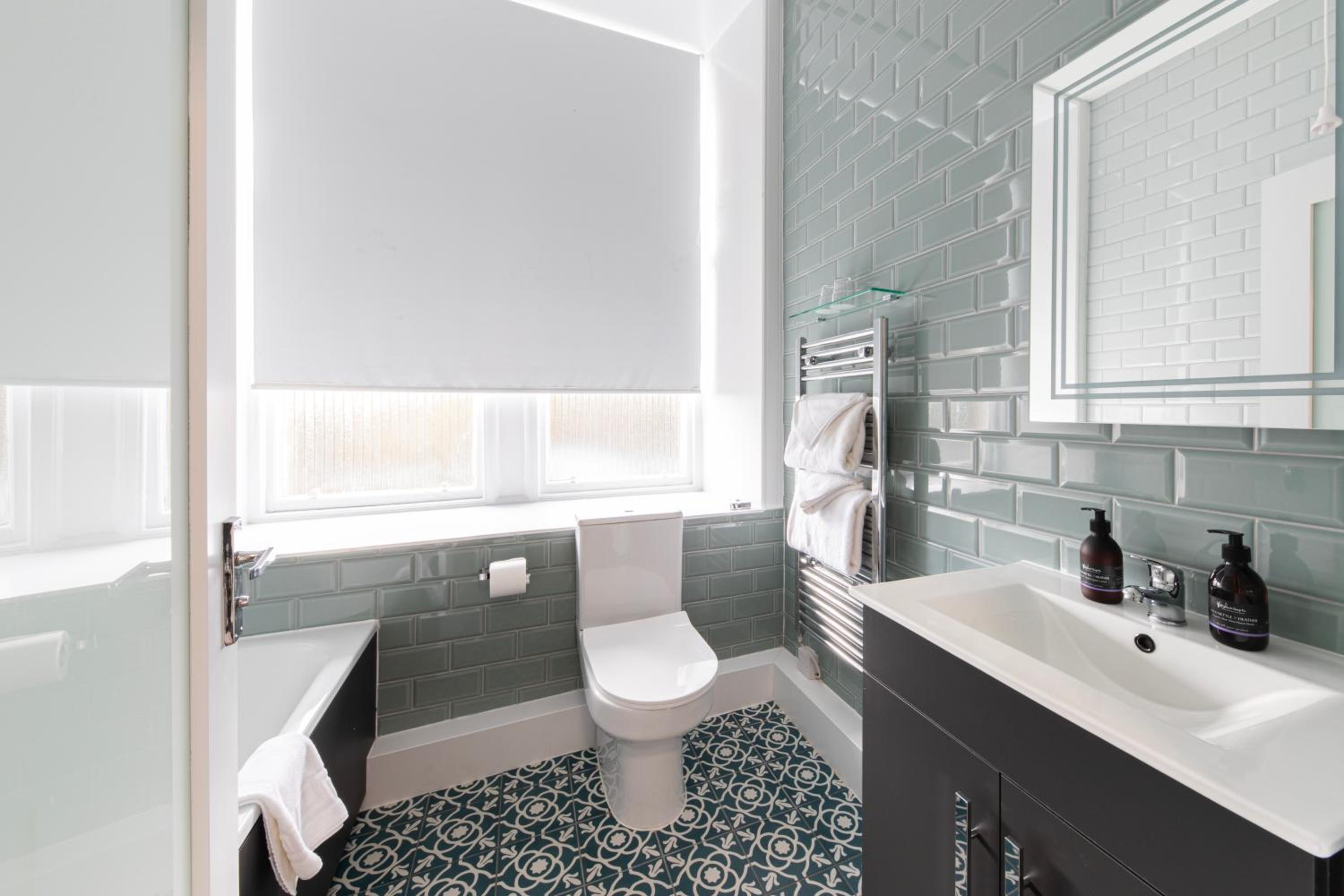 Classic Twin Room - Photo 15