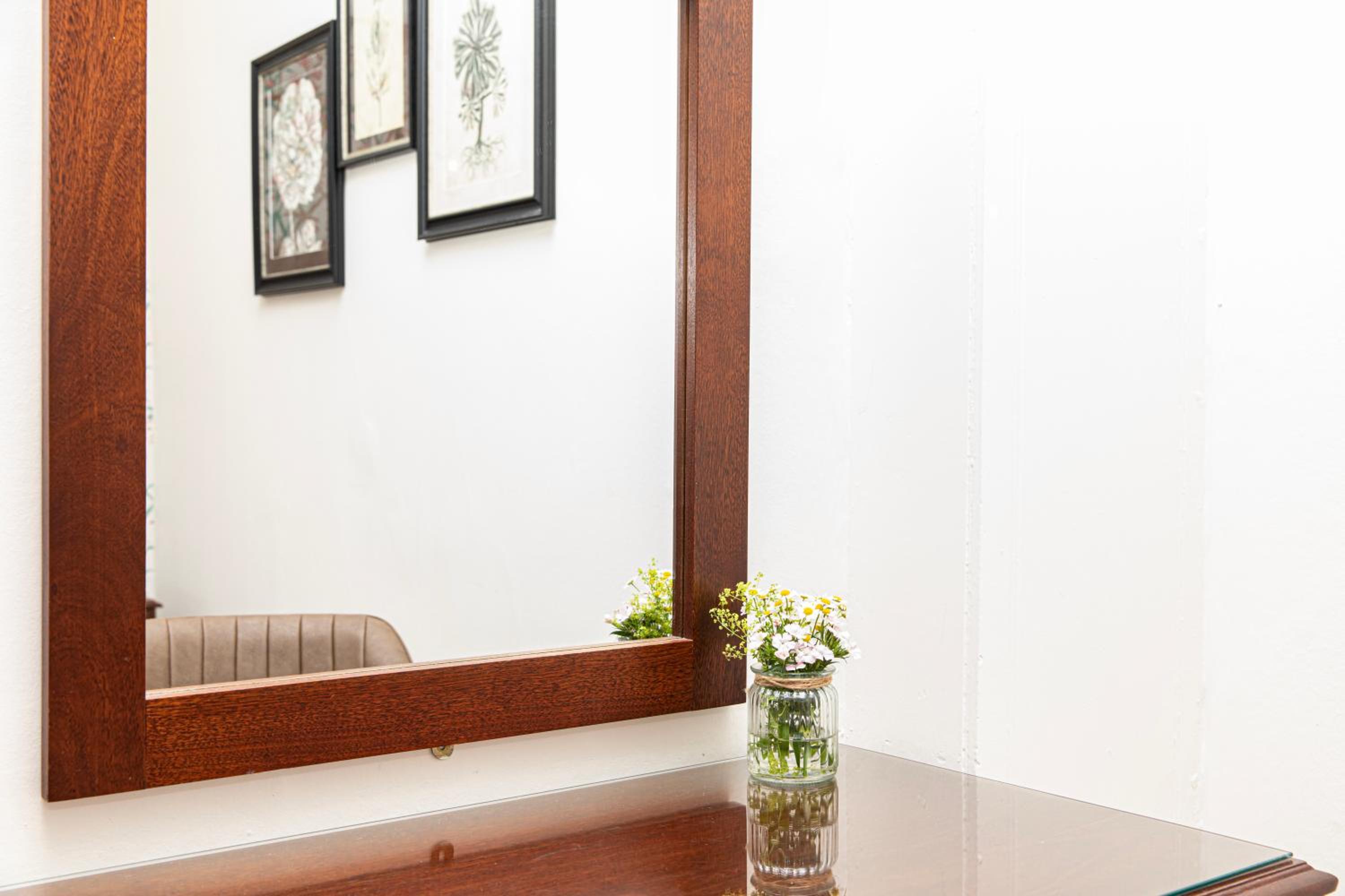 Classic Twin Room - Photo 18