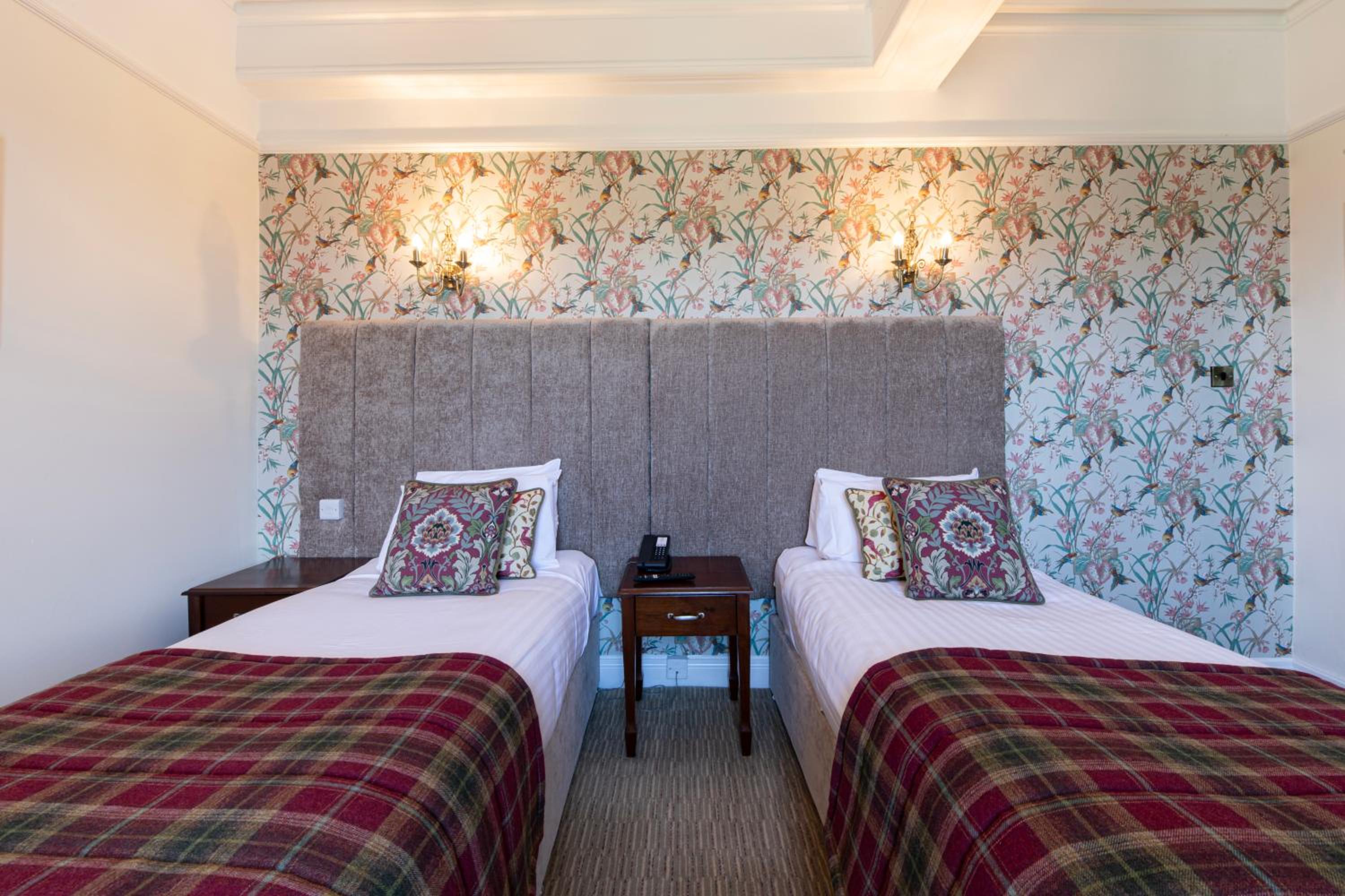 Classic Twin Room - Photo 3