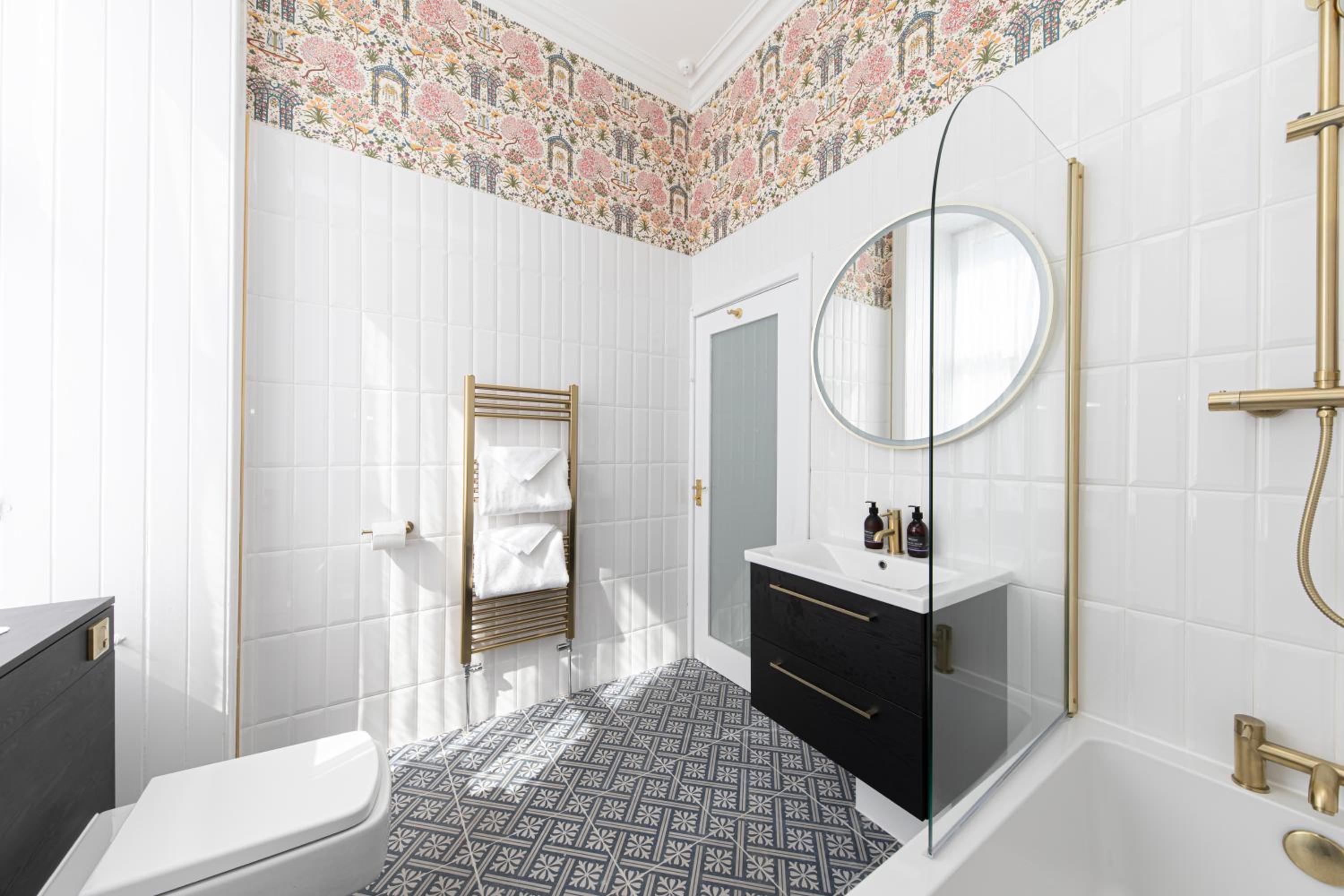 Classic Twin Room - Photo 2