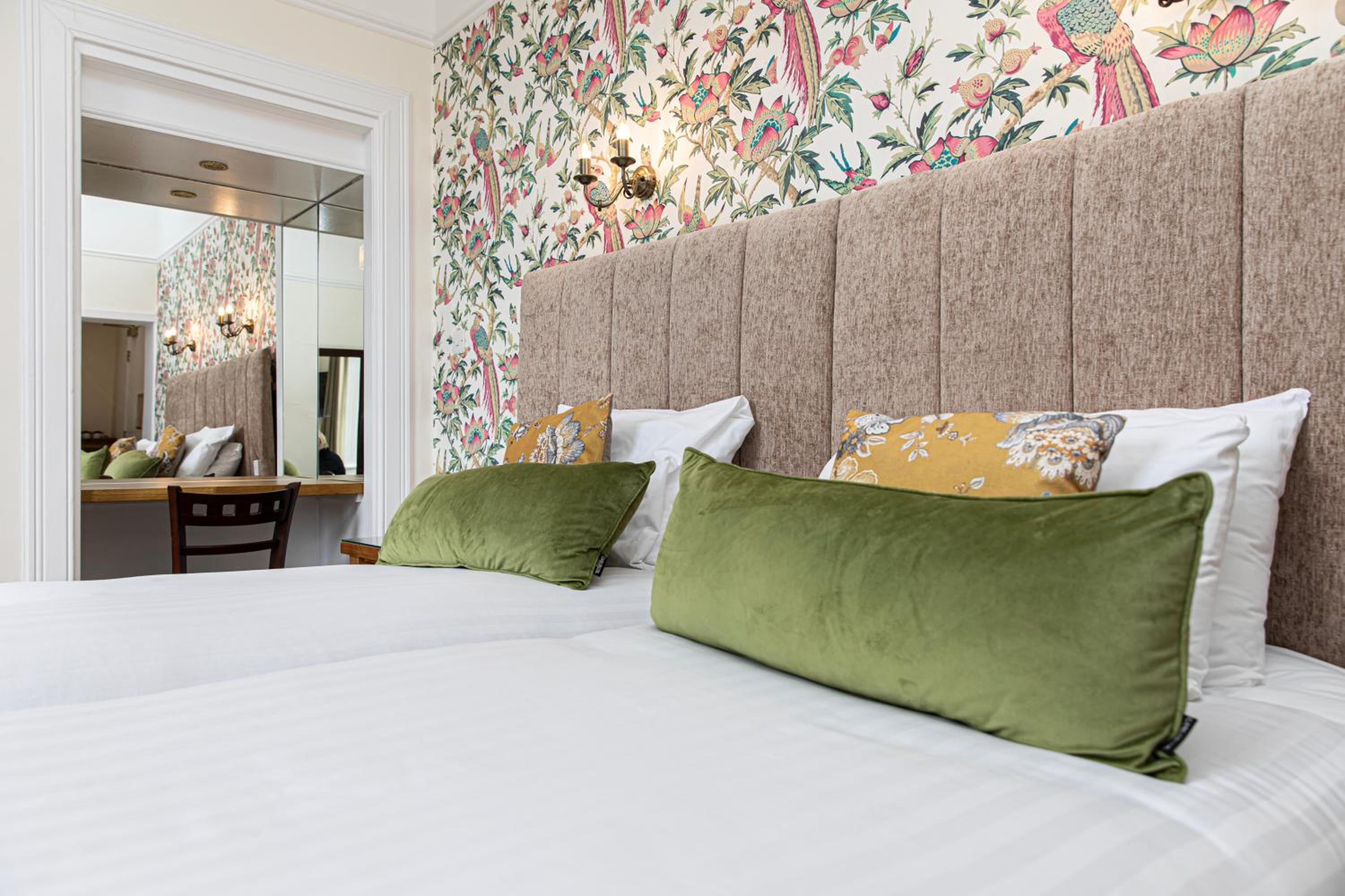Classic Twin Room - Photo 7