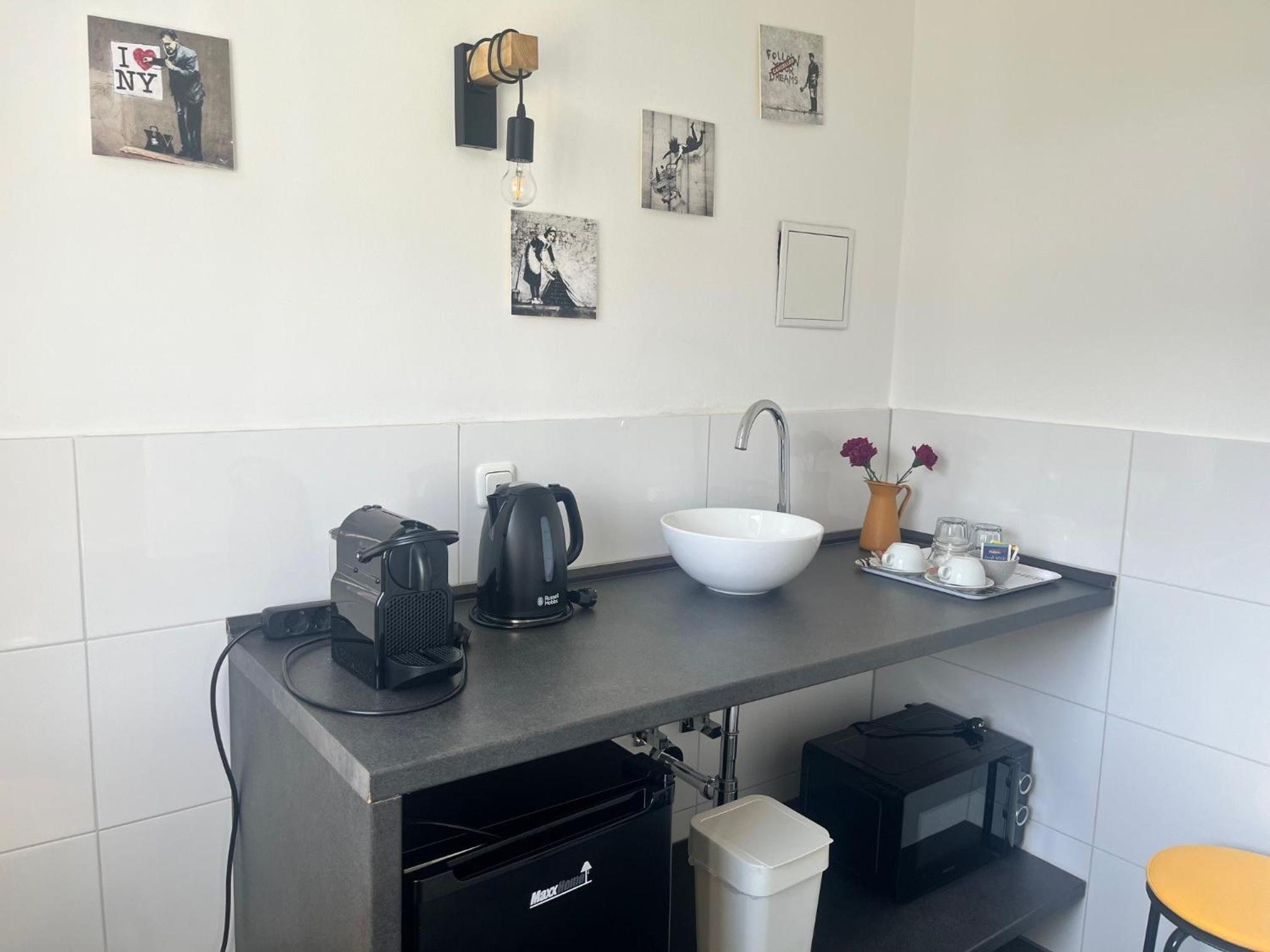 Studio Apartment - Photo 31