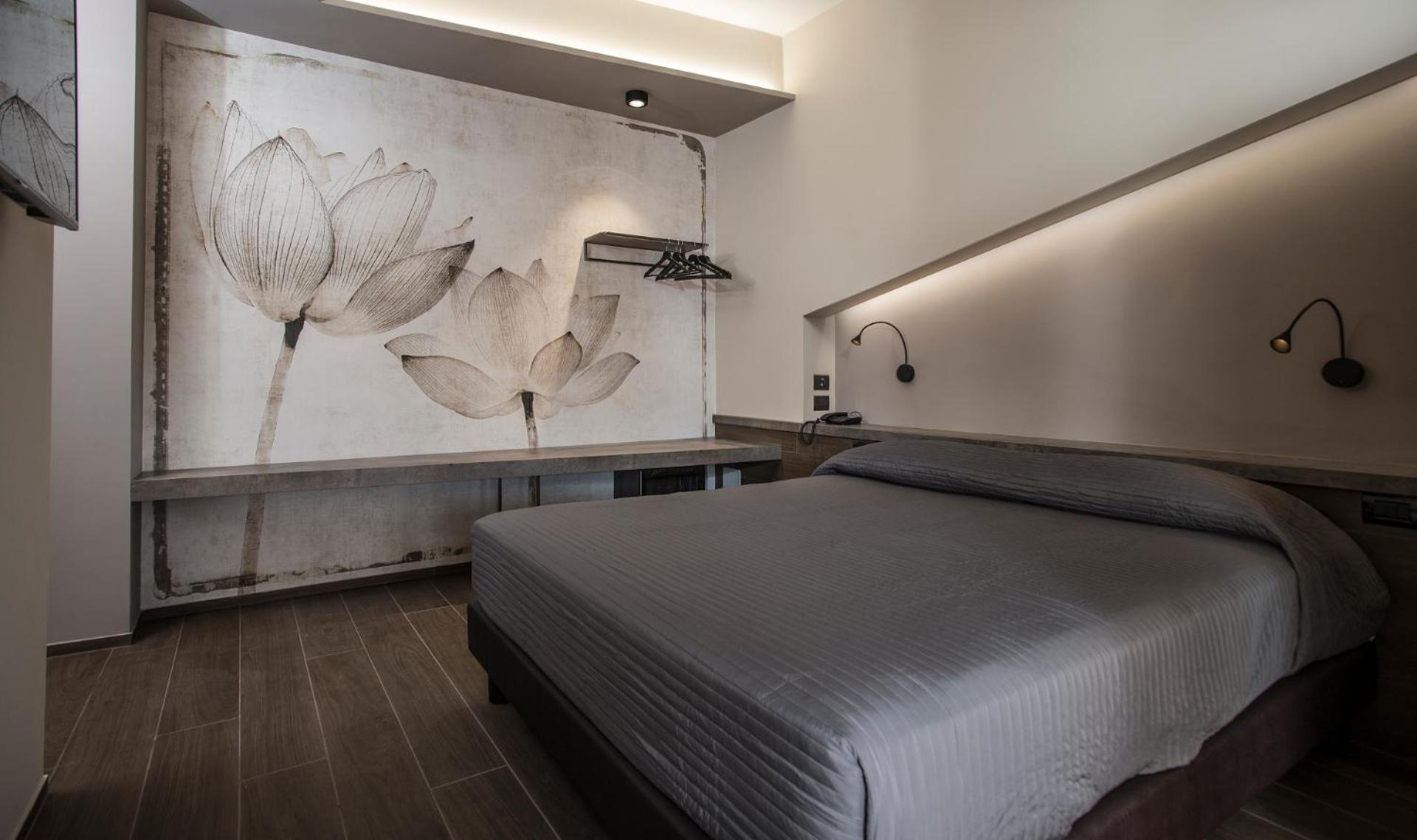 Double Room with Balcony - Photo 4