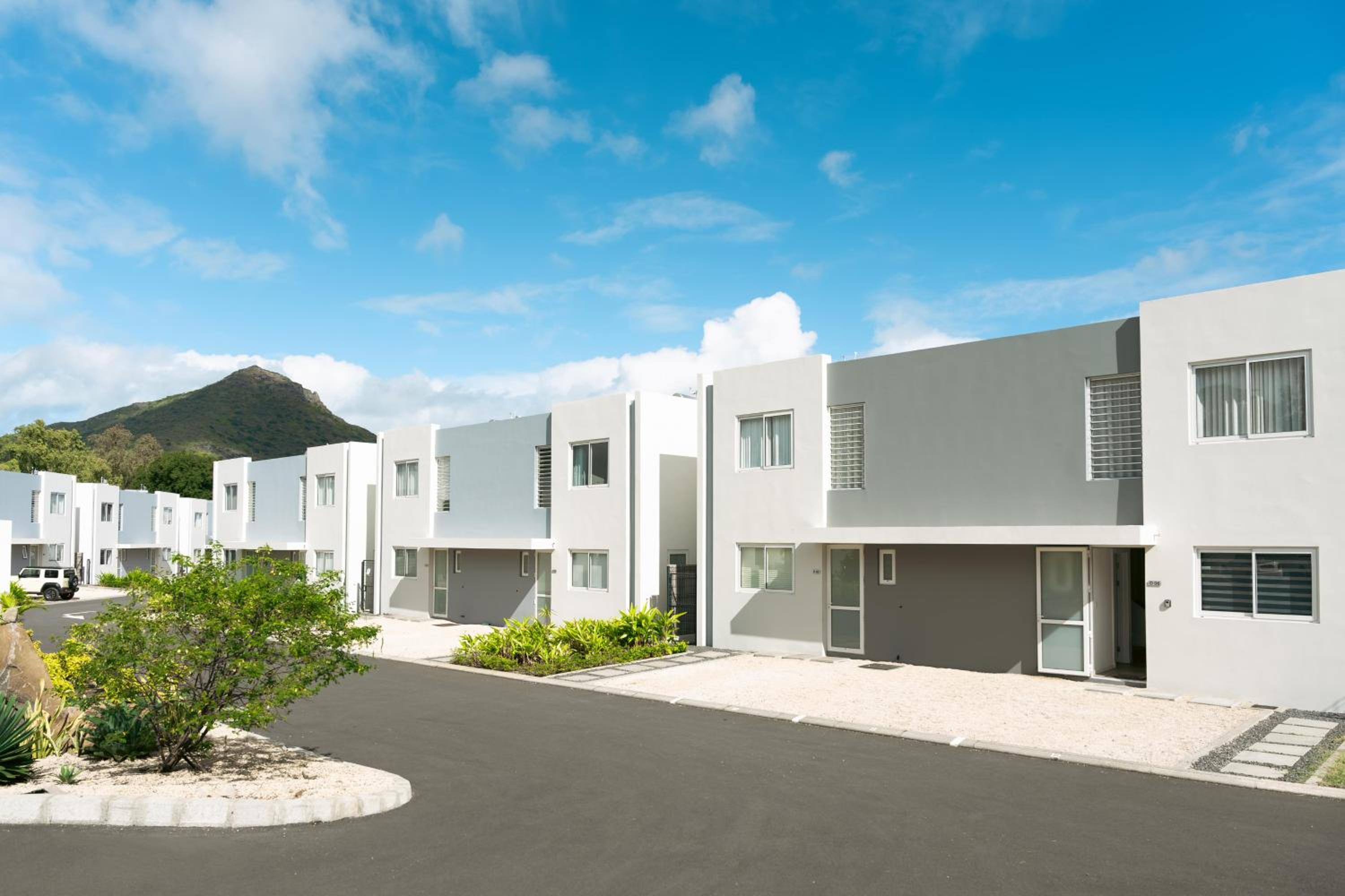 Three-Bedroom House photo 2