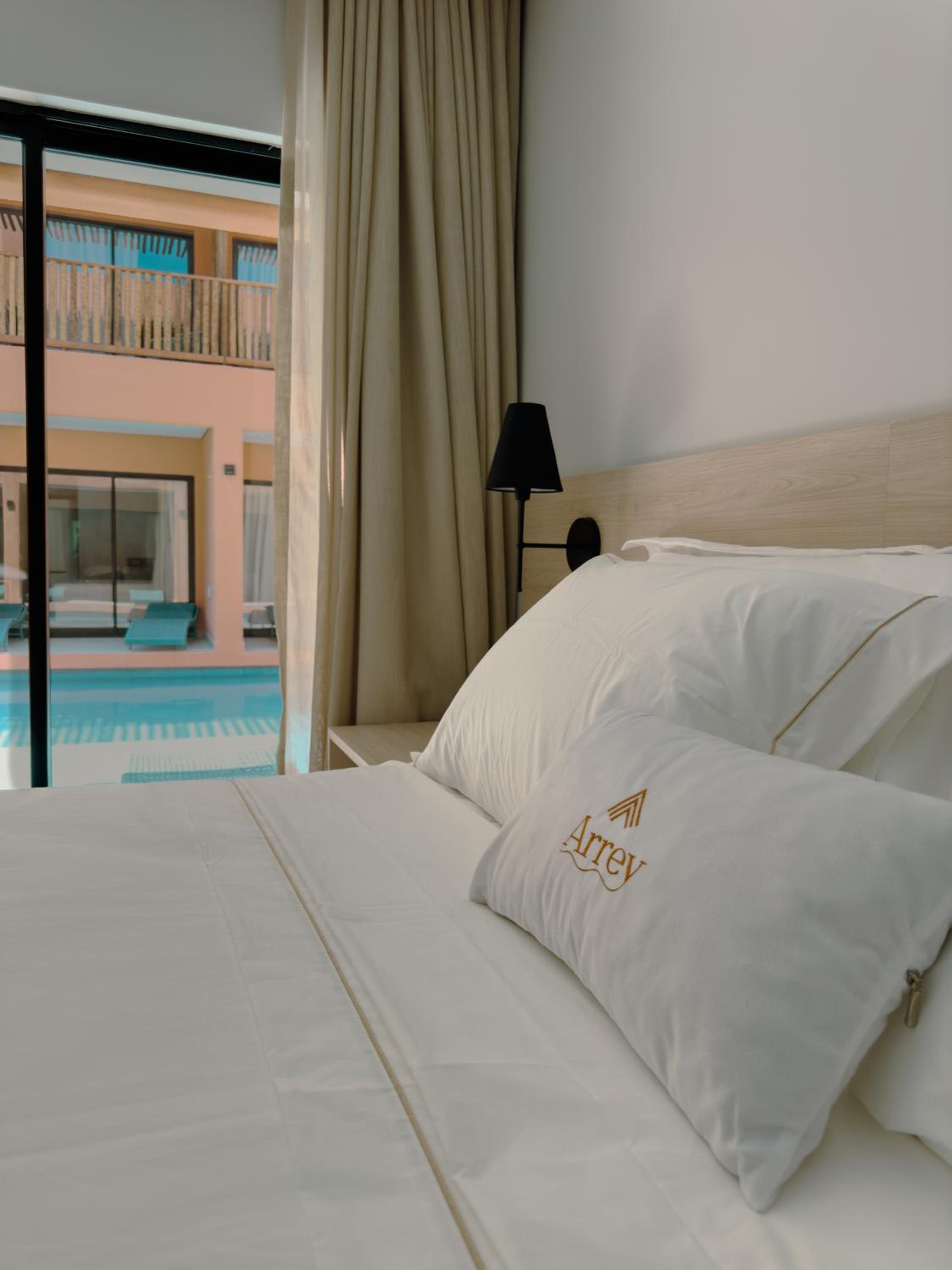 Suite with Pool View photo 3