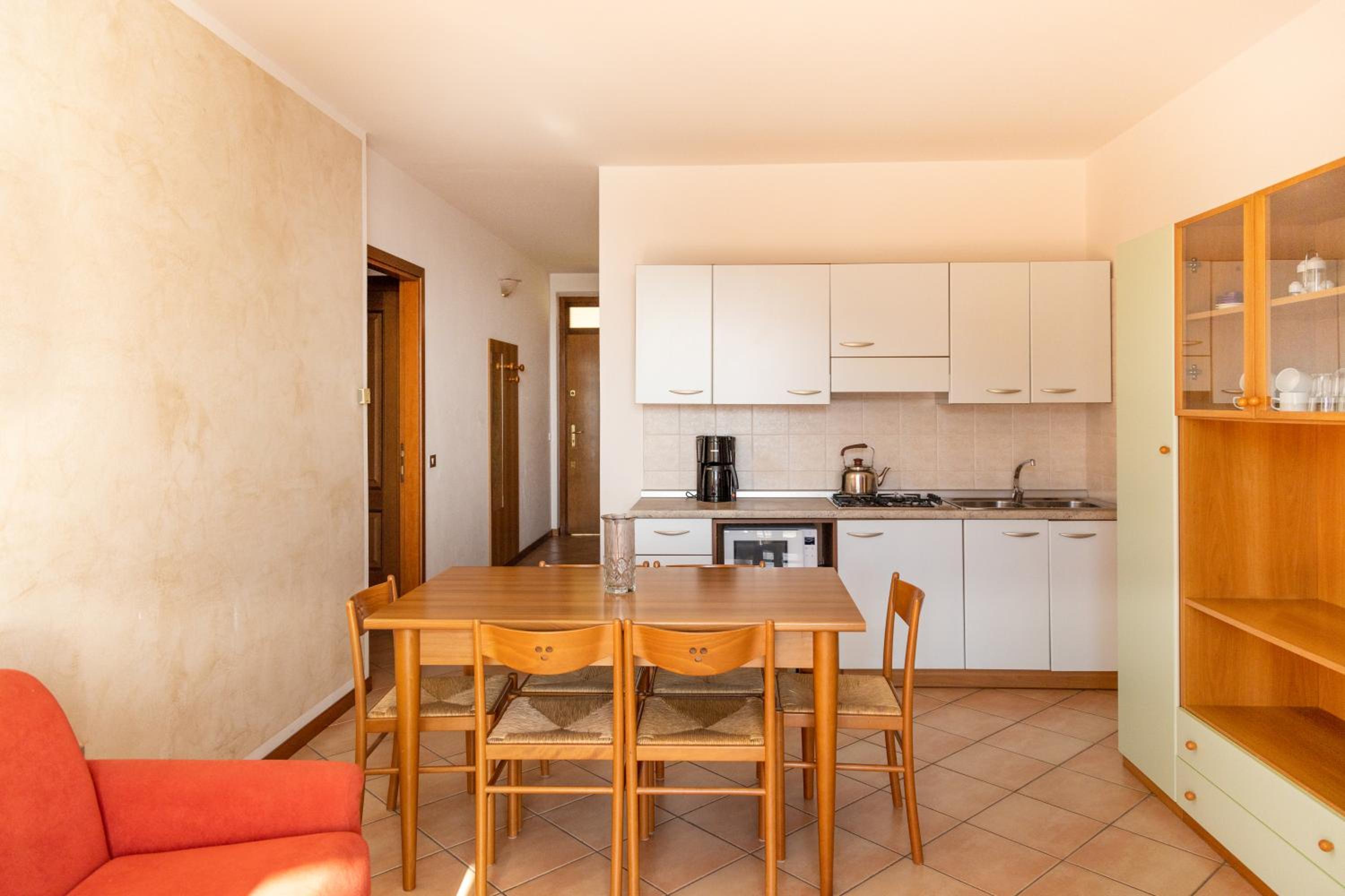 Superior Two-Bedroom Apartment with Lake View photo 3