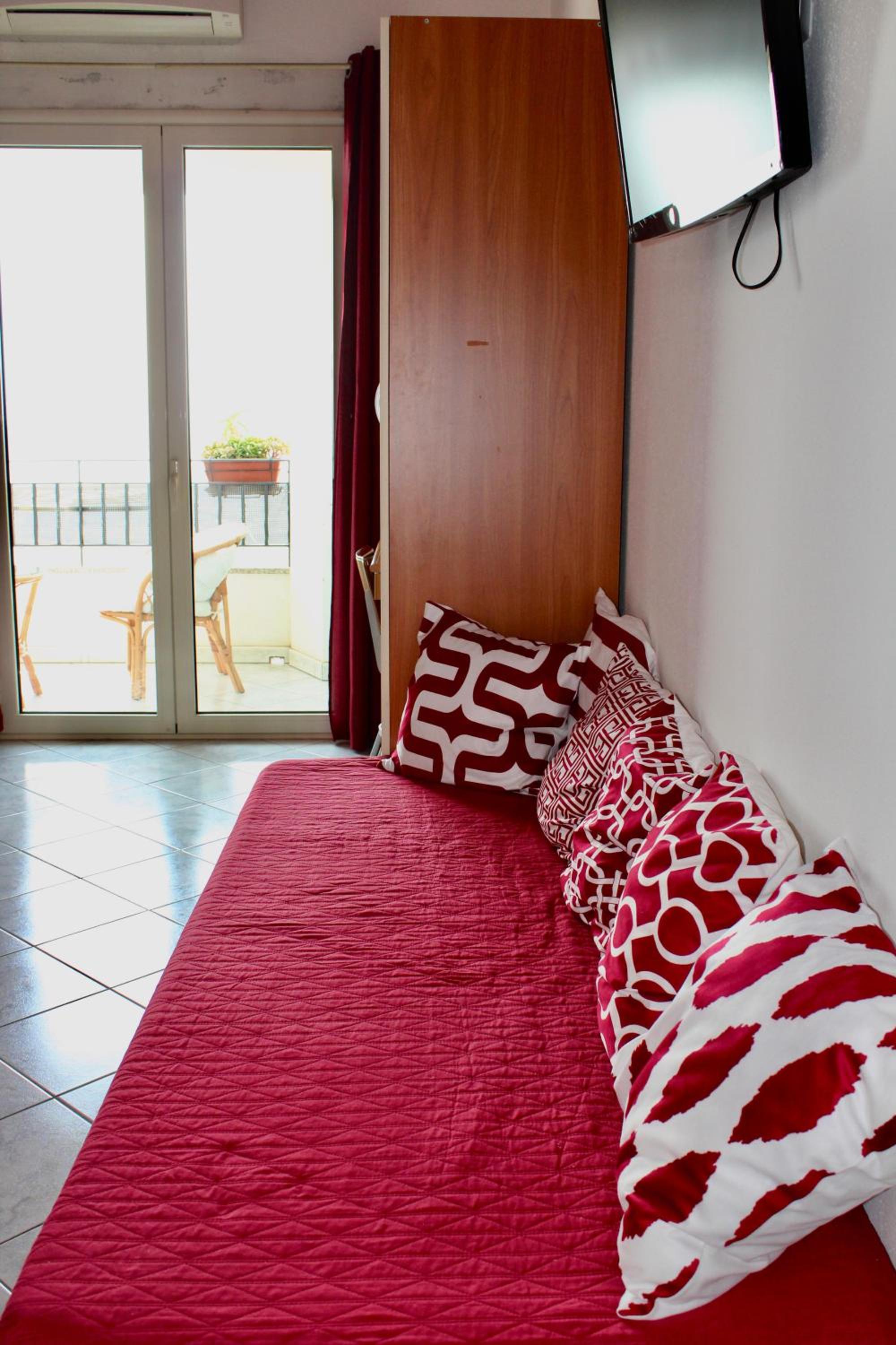Double Room - Photo 6