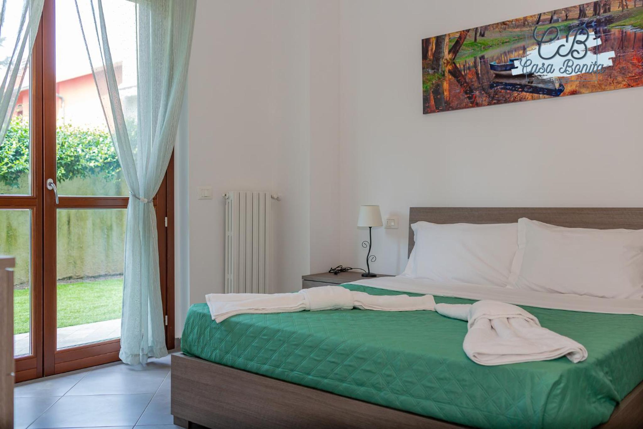 Two-Bedroom Apartment with Garden View photo 2