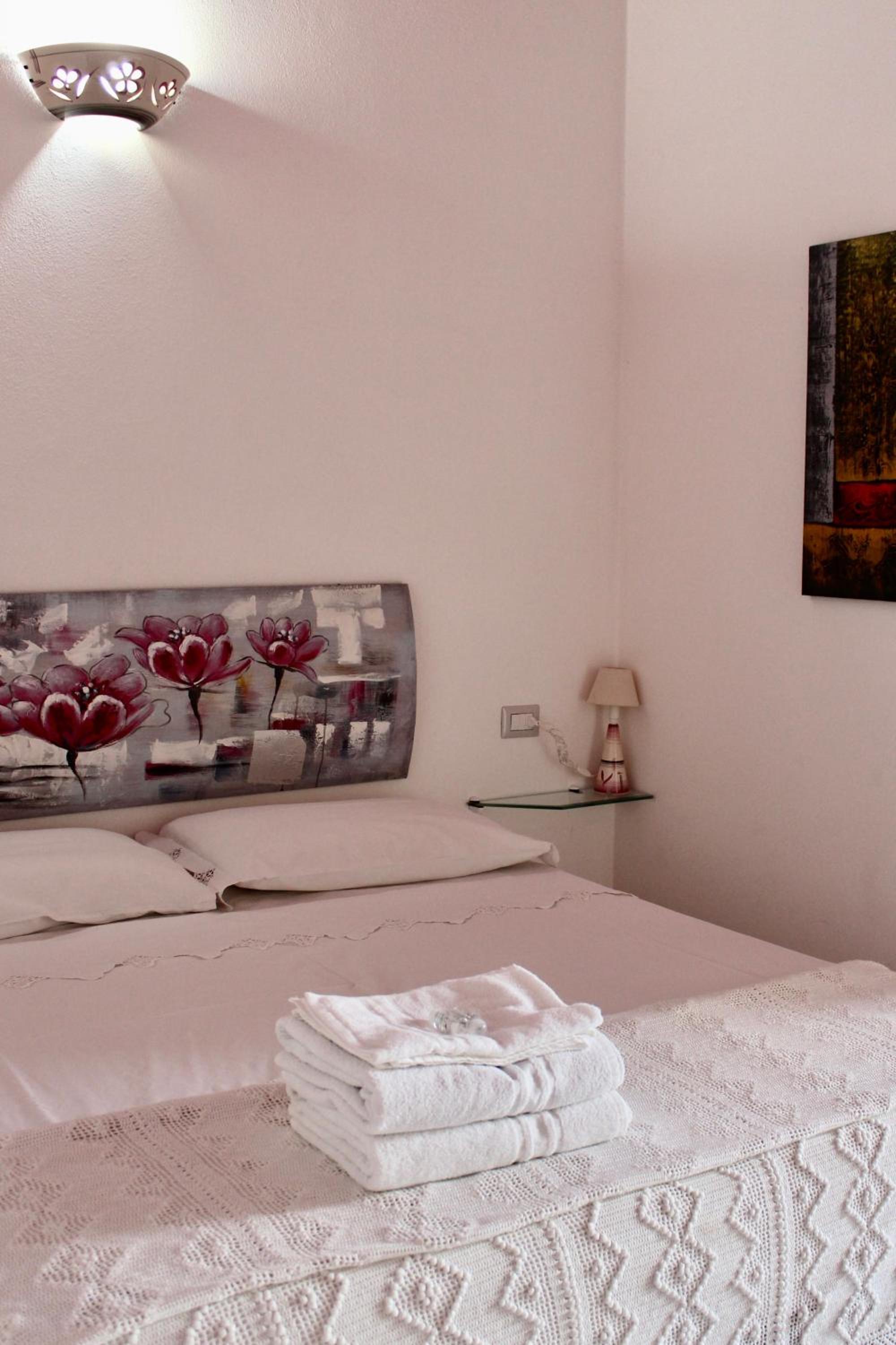 Double Room - Photo 3