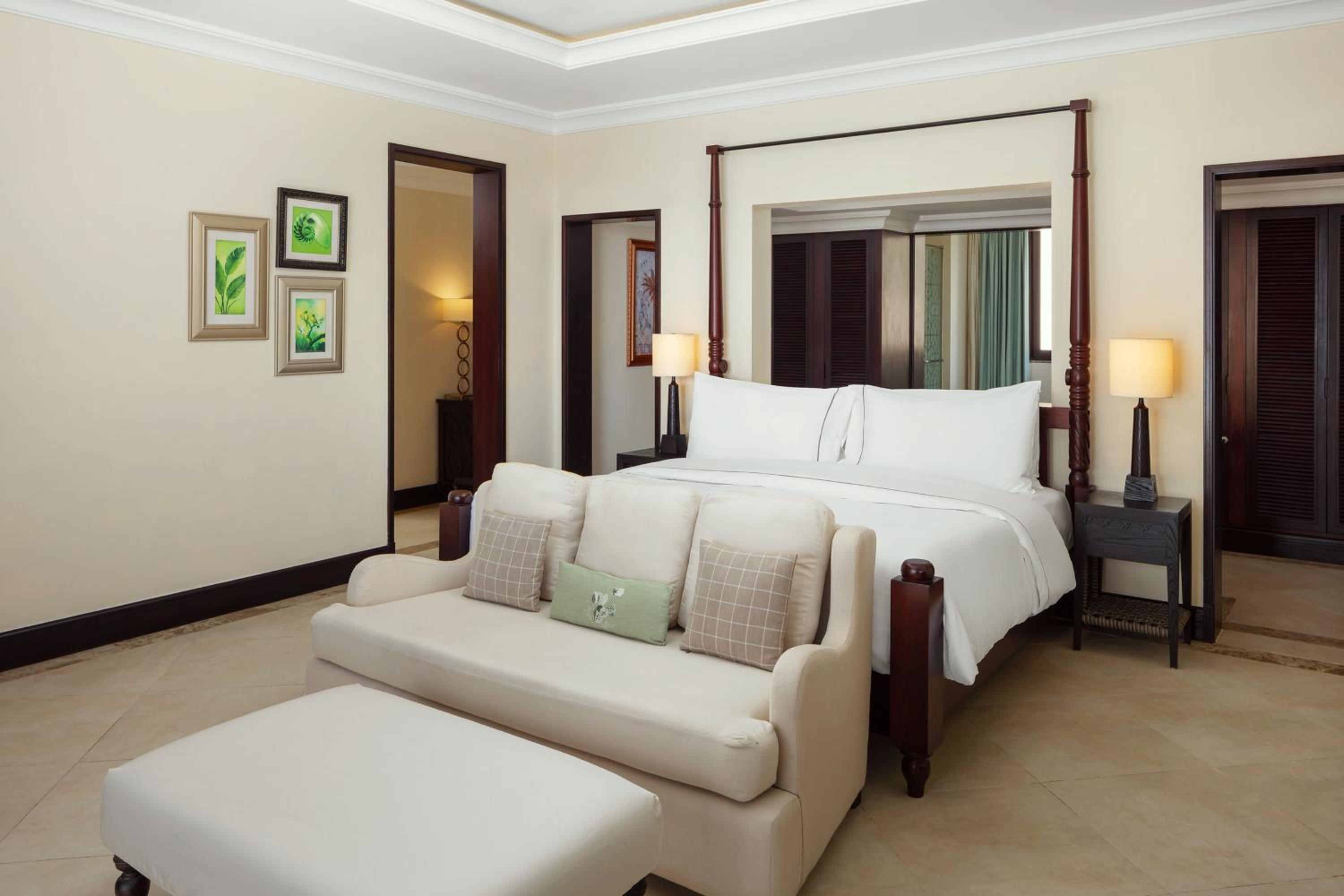 Beachfront Suite - Photo 2