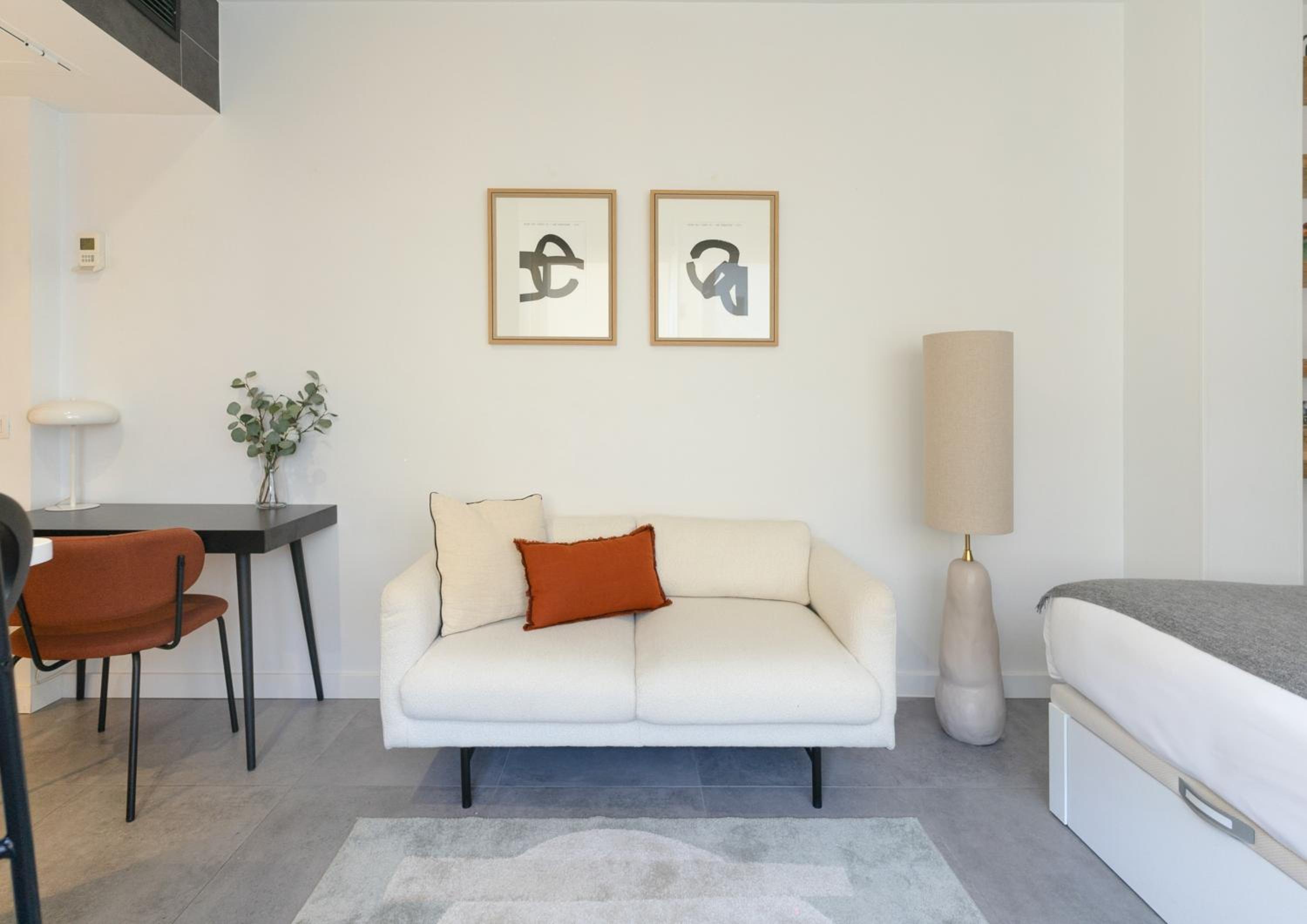One-Bedroom Apartment