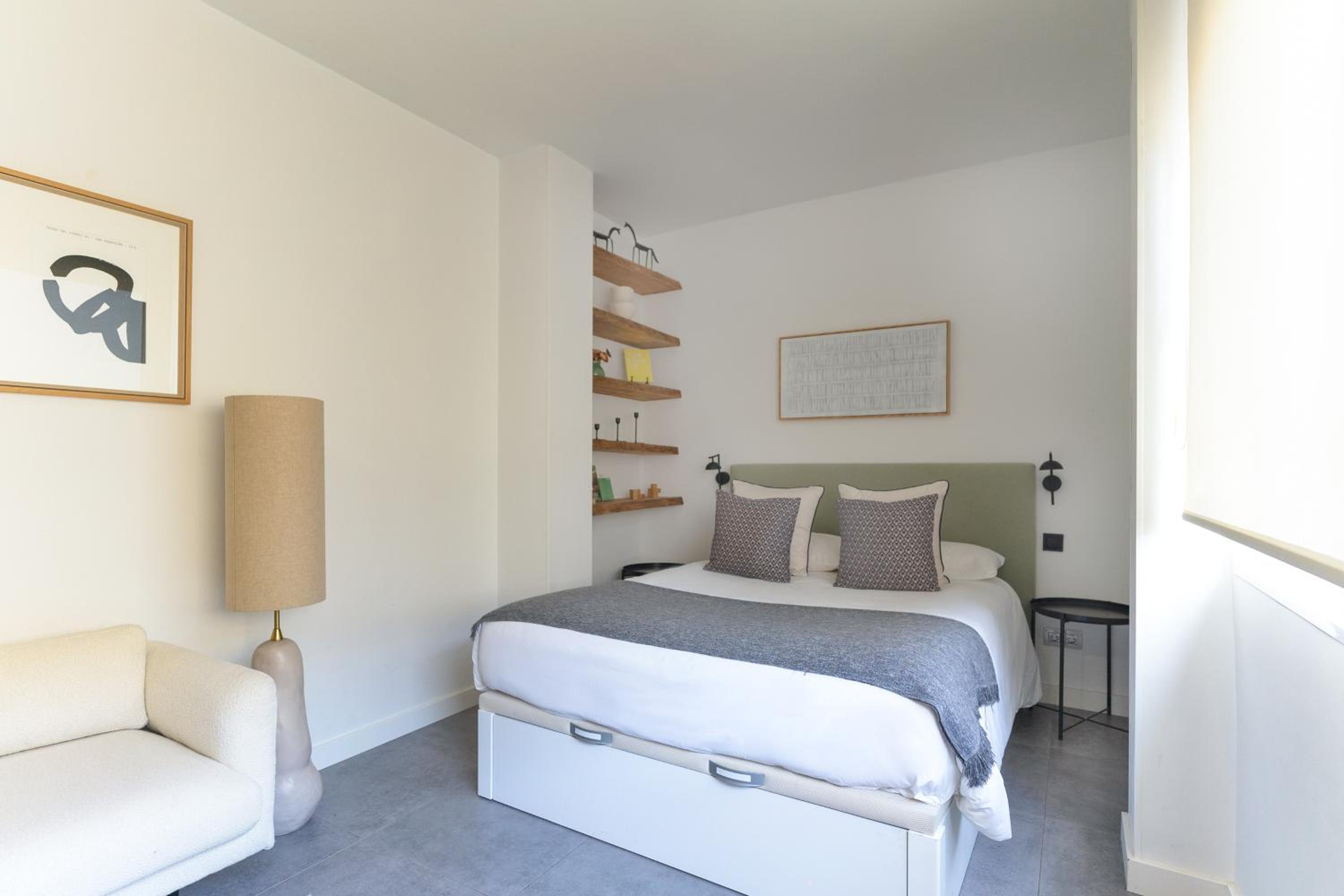 One-Bedroom Apartment thumbnail 6