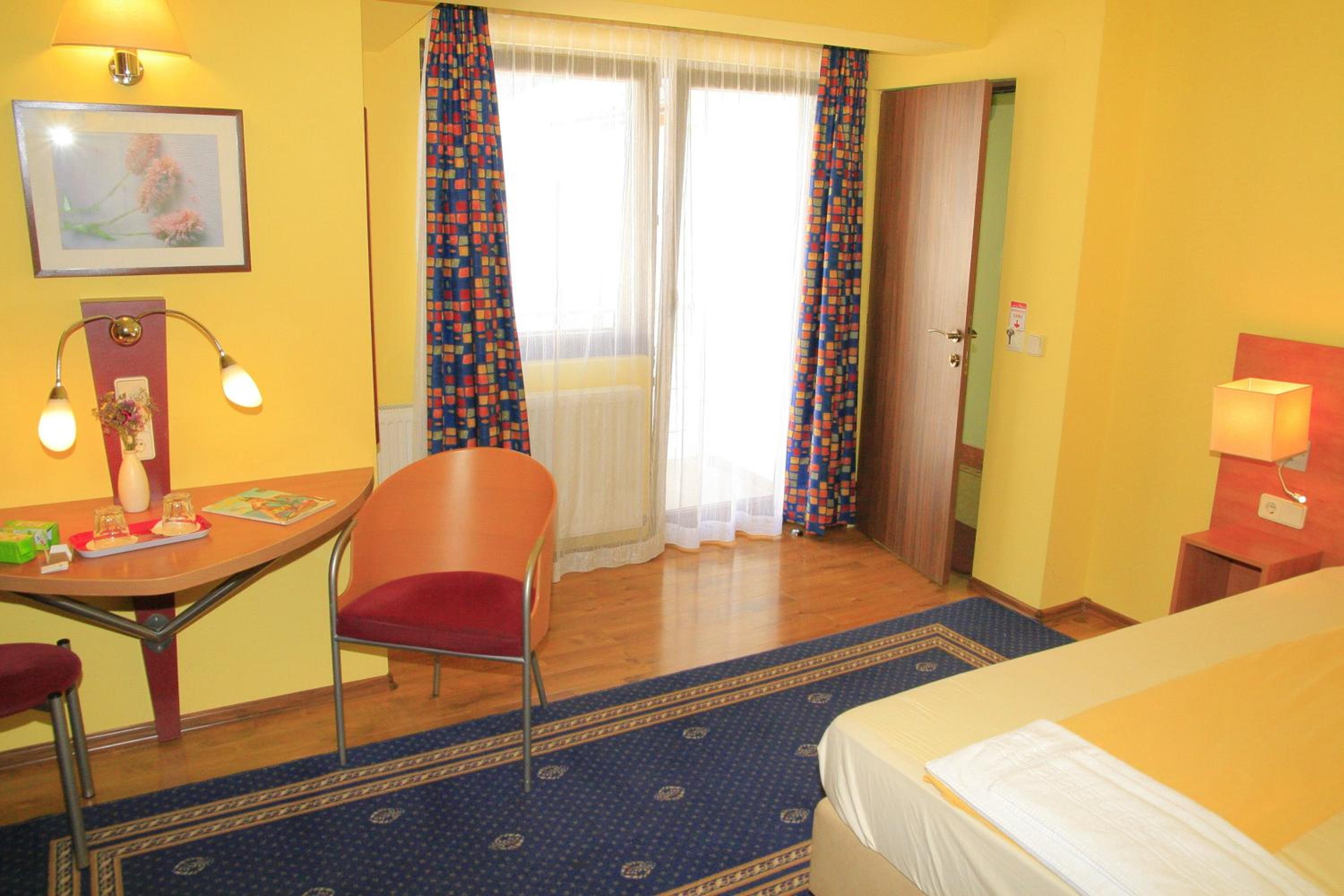 Double or Twin Room - Photo 8