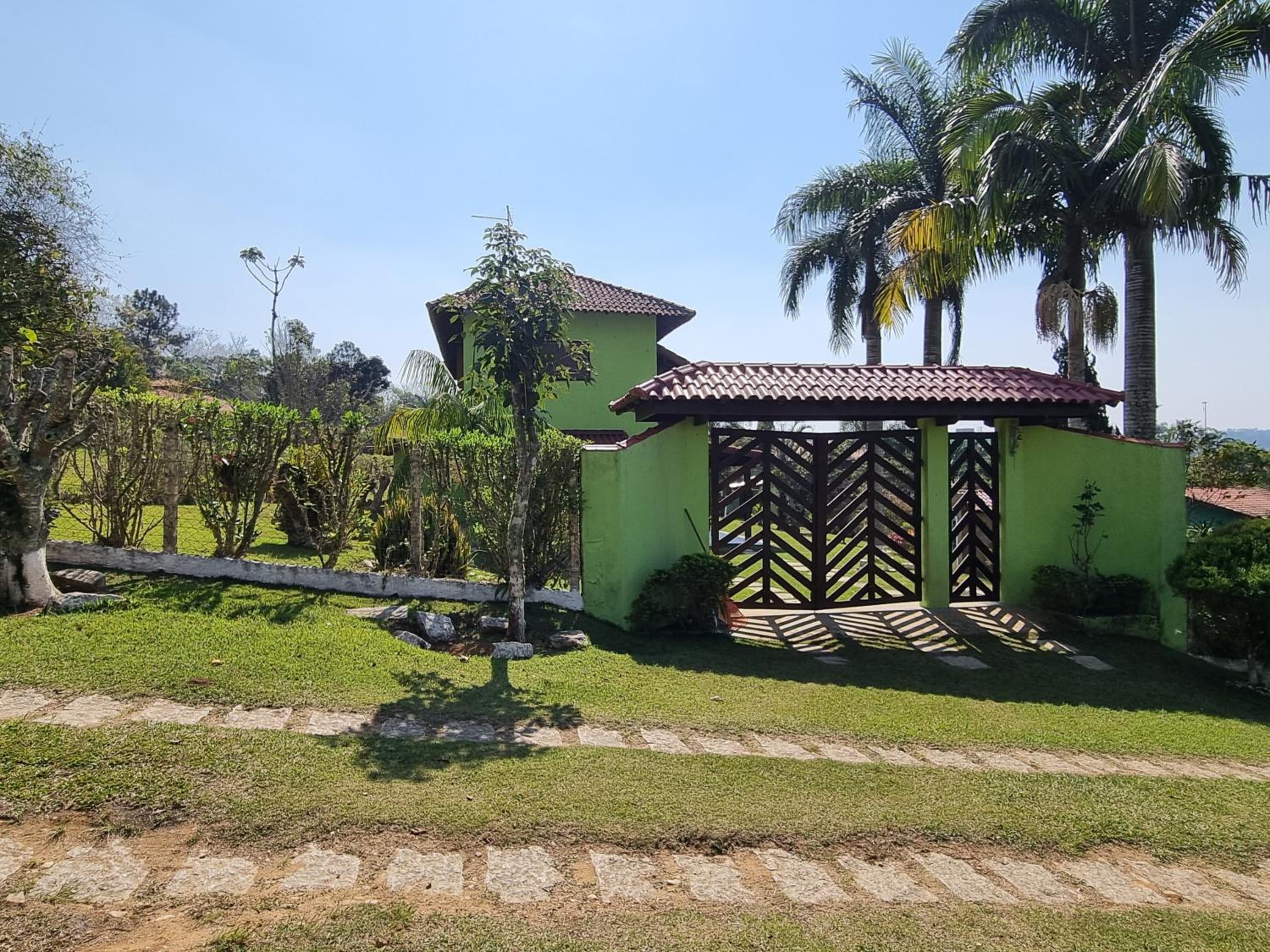 Three-Bedroom House photo 2