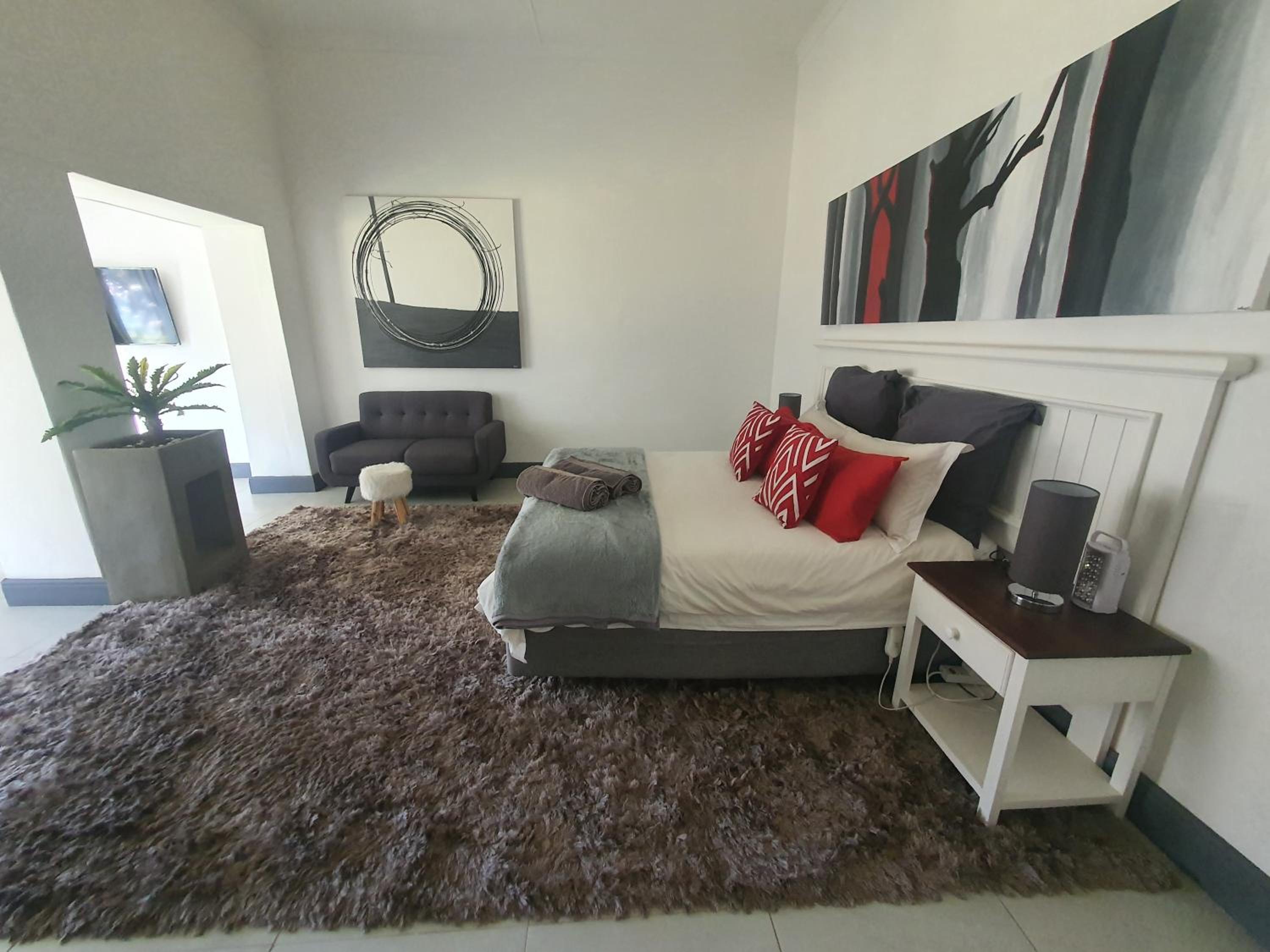Deluxe Queen Room - Photo 3