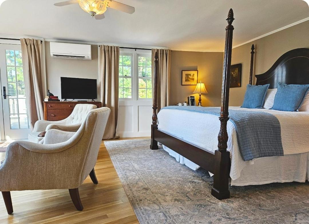 King Room with Lake View