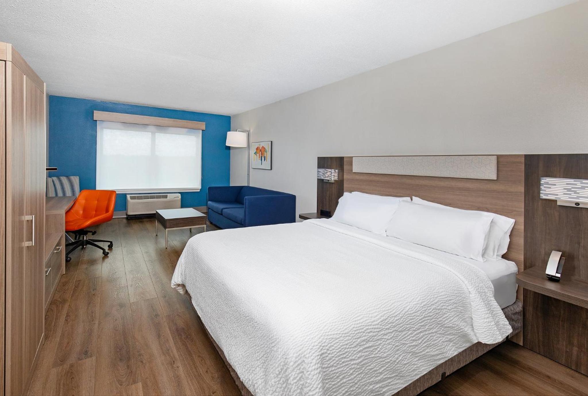 King Suite - Photo 2