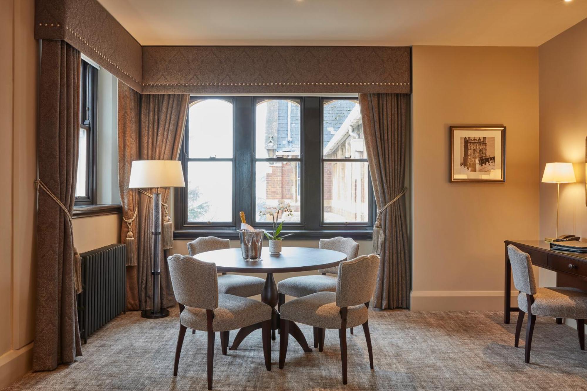 Suite - Photo 4