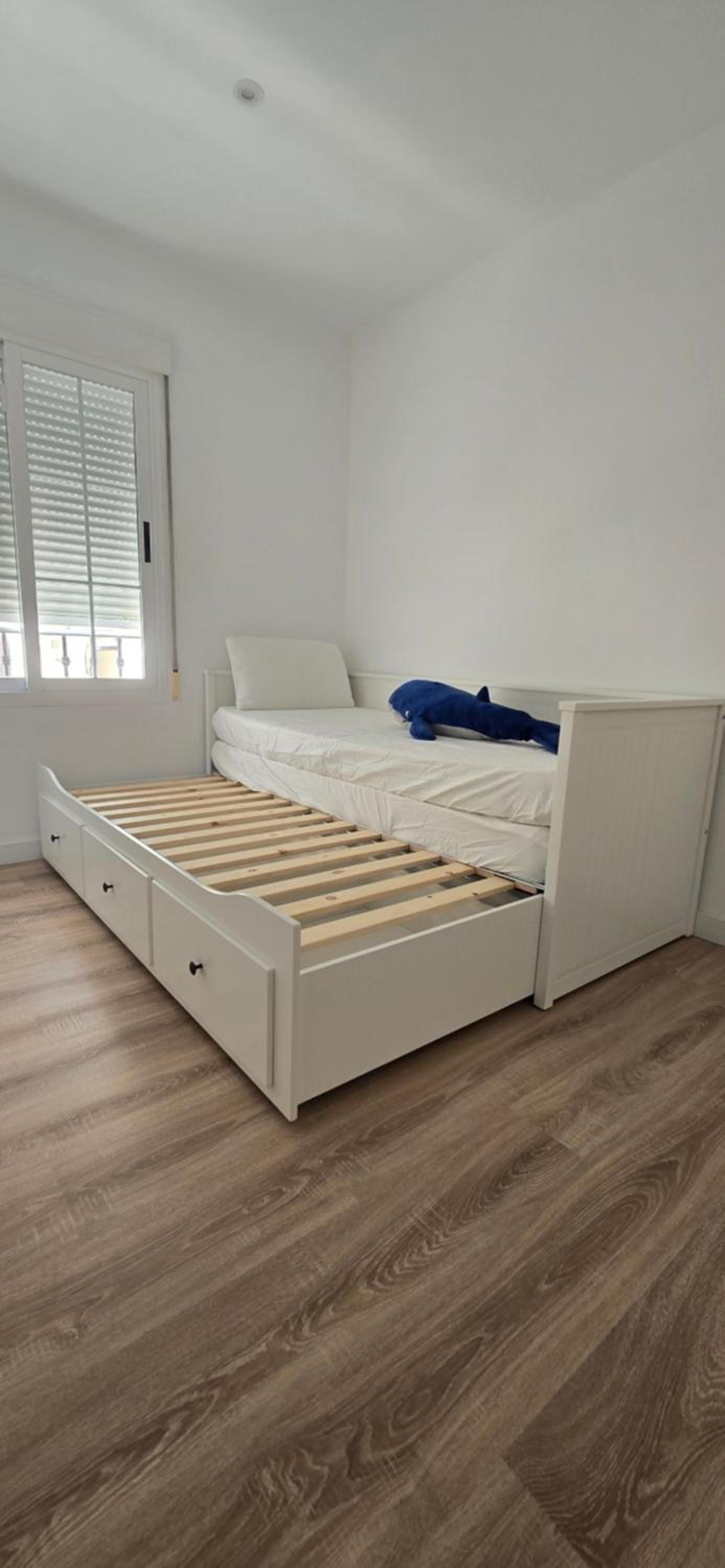 Apartamento de dos habitaciones con terraza y vista al mar