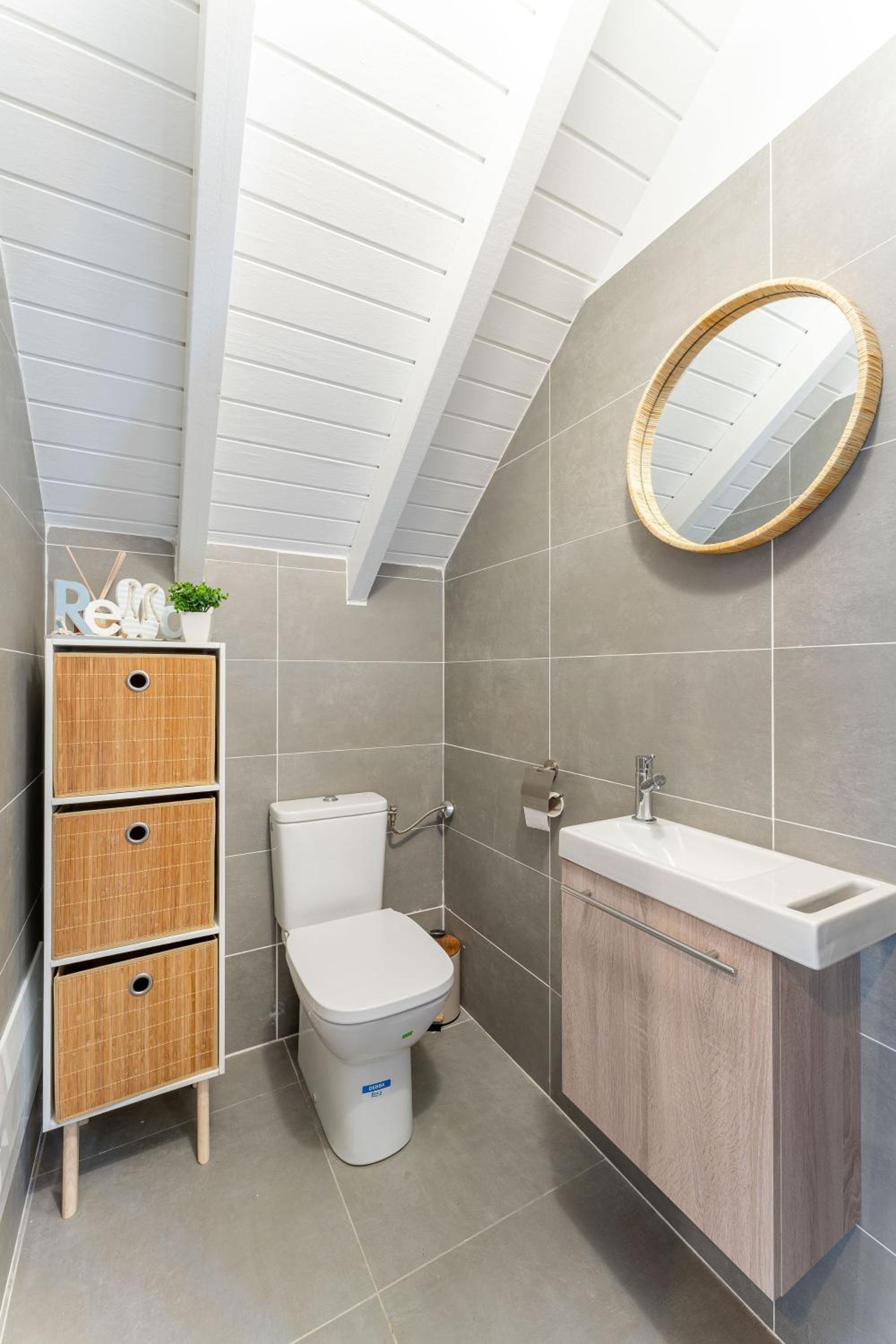 Three-Bedroom House photo 2