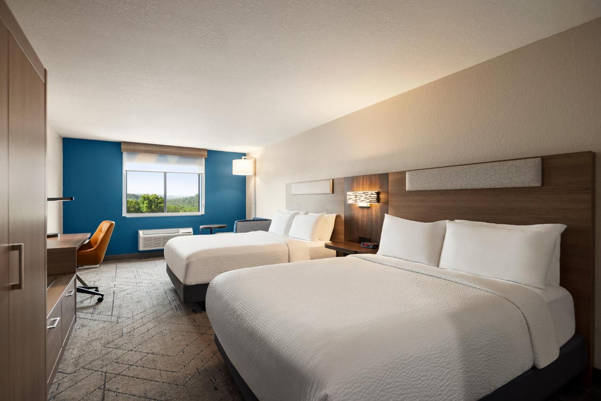 Suite with Two Queen Beds - Photo 1