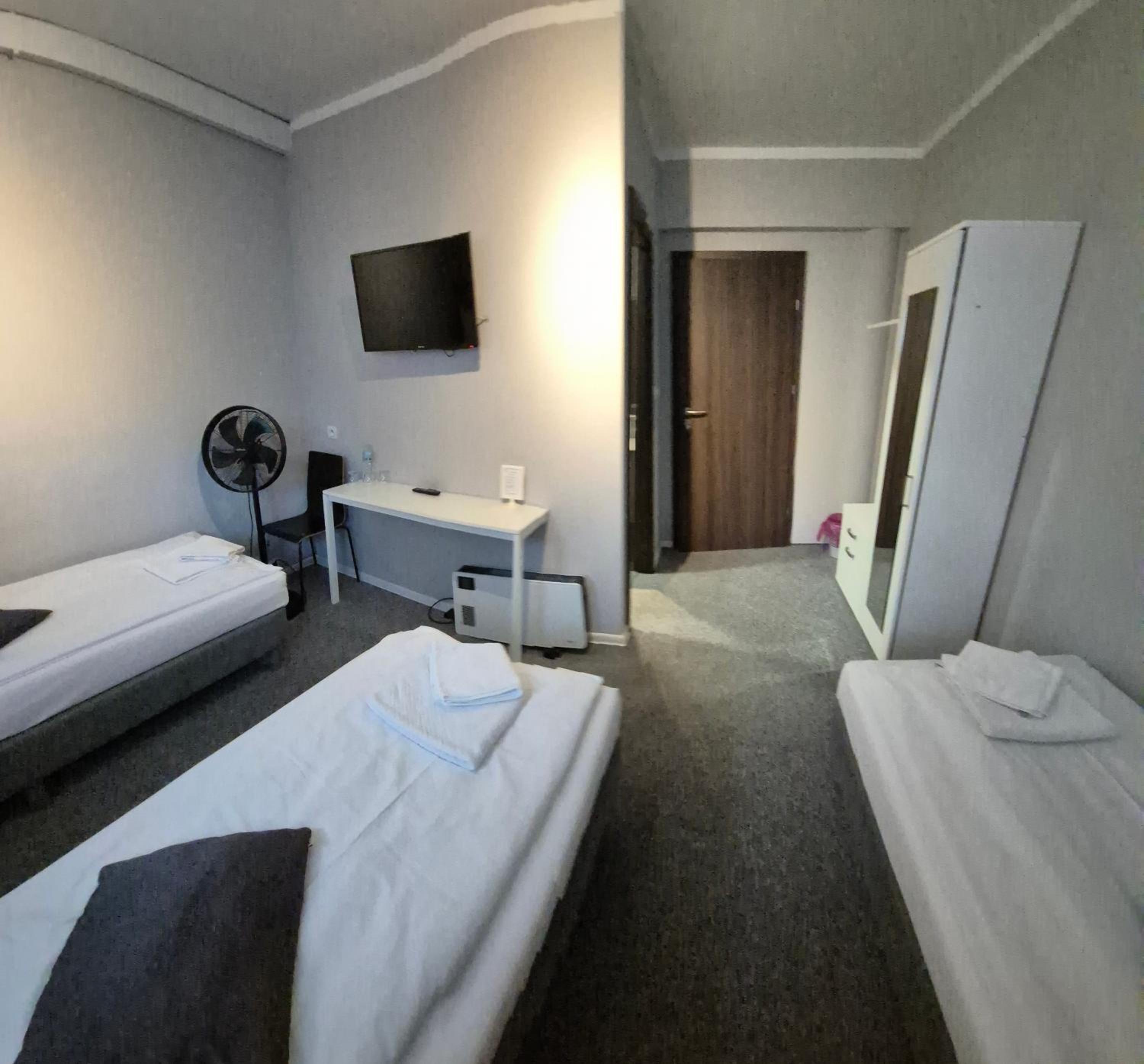 Classic Triple Room - Photo 4