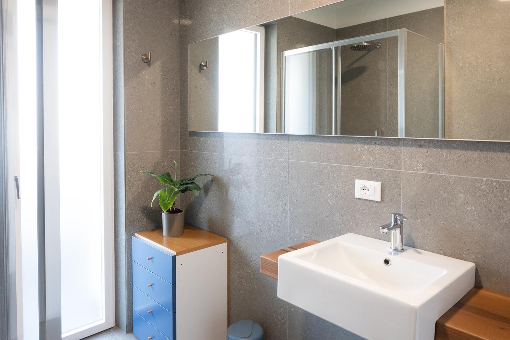 One-Bedroom Apartment with Balcony photo 2