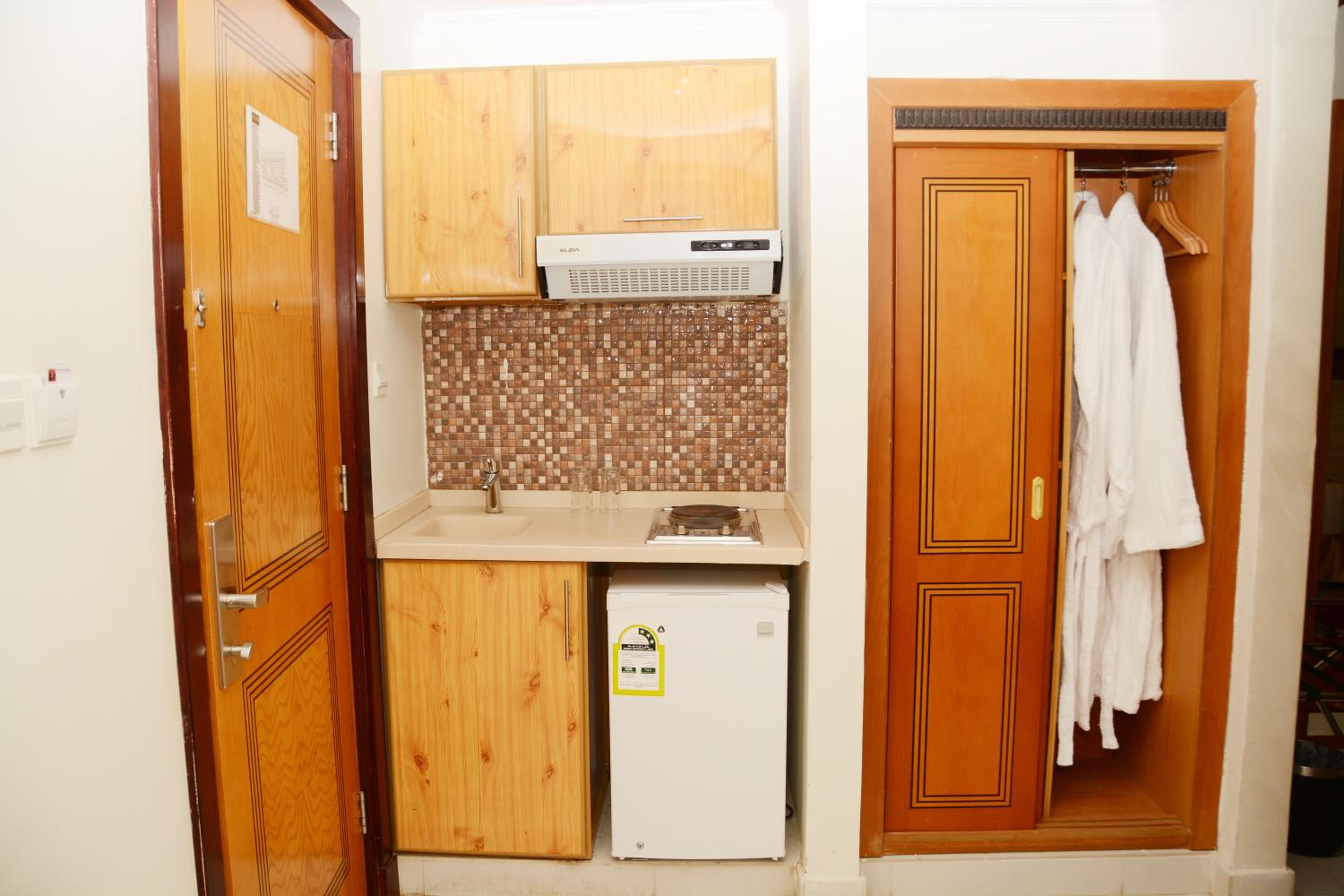 Double Room - Photo 11